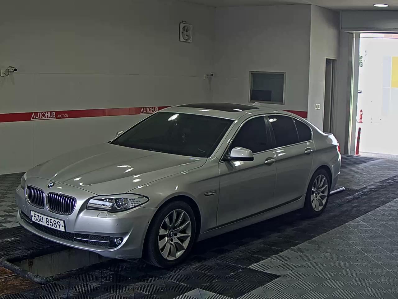 BMW 5 SERIES (6TH GEN) 528i