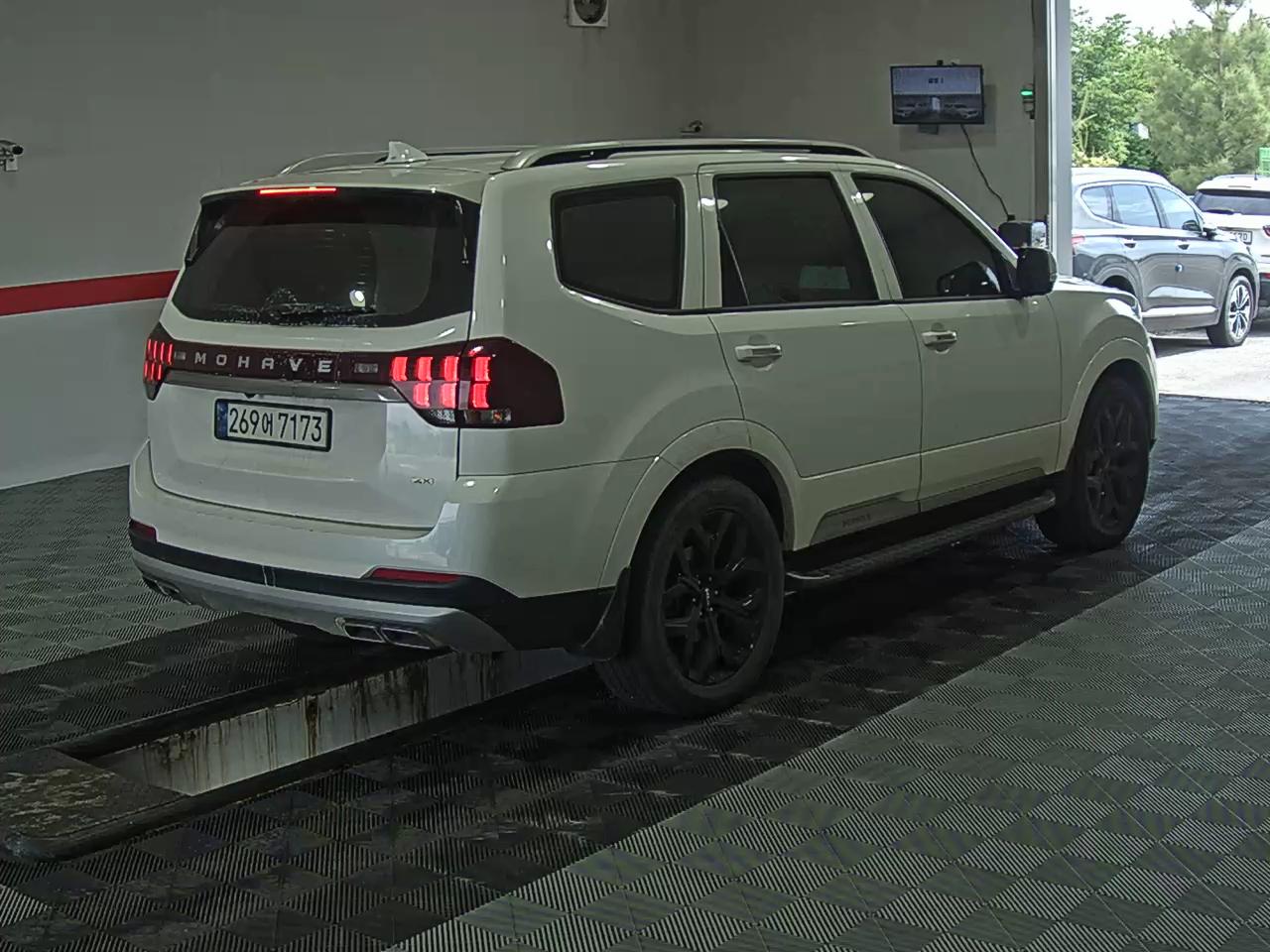 2022 - kia mohave