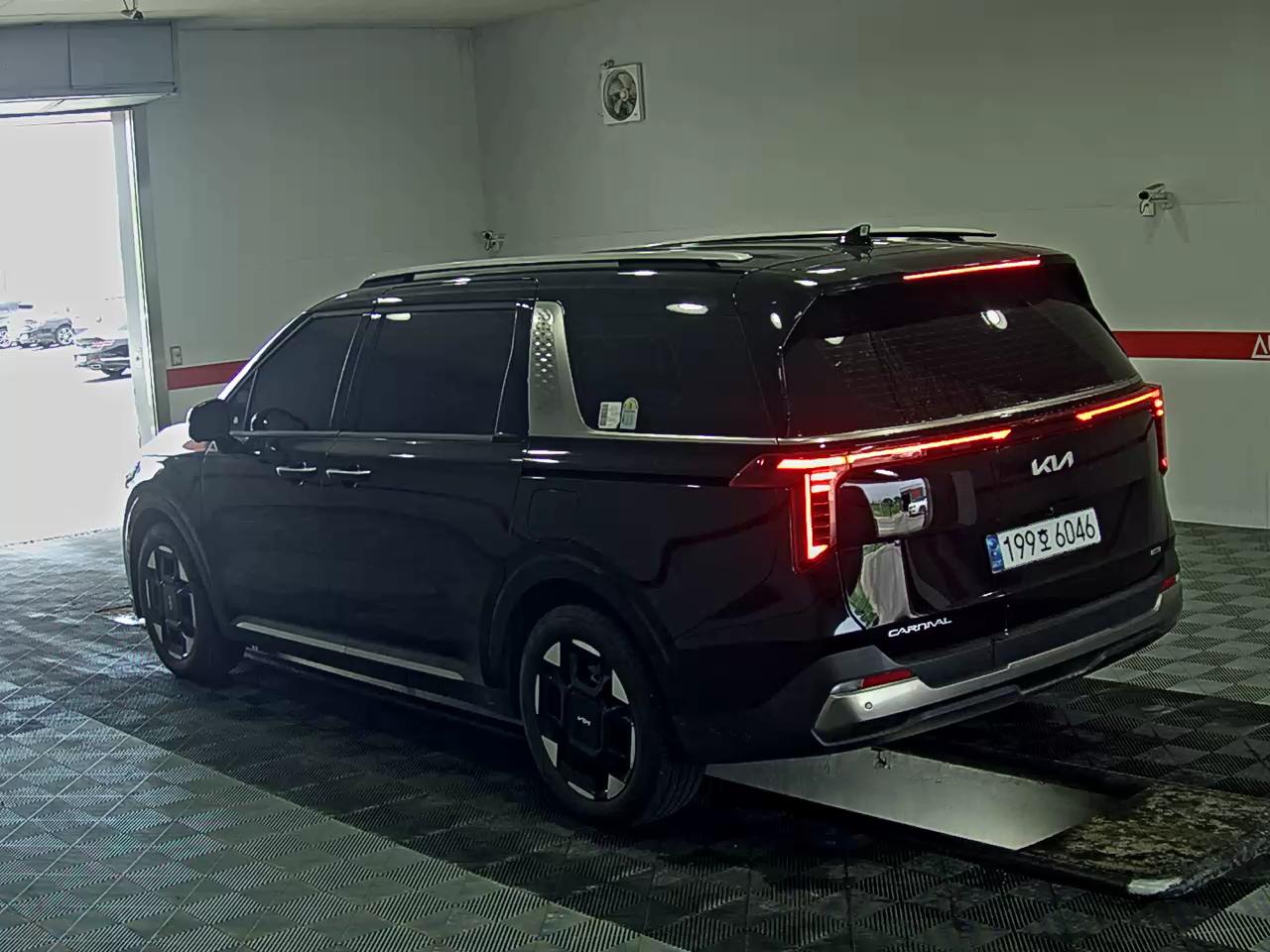 2025 - kia carnival