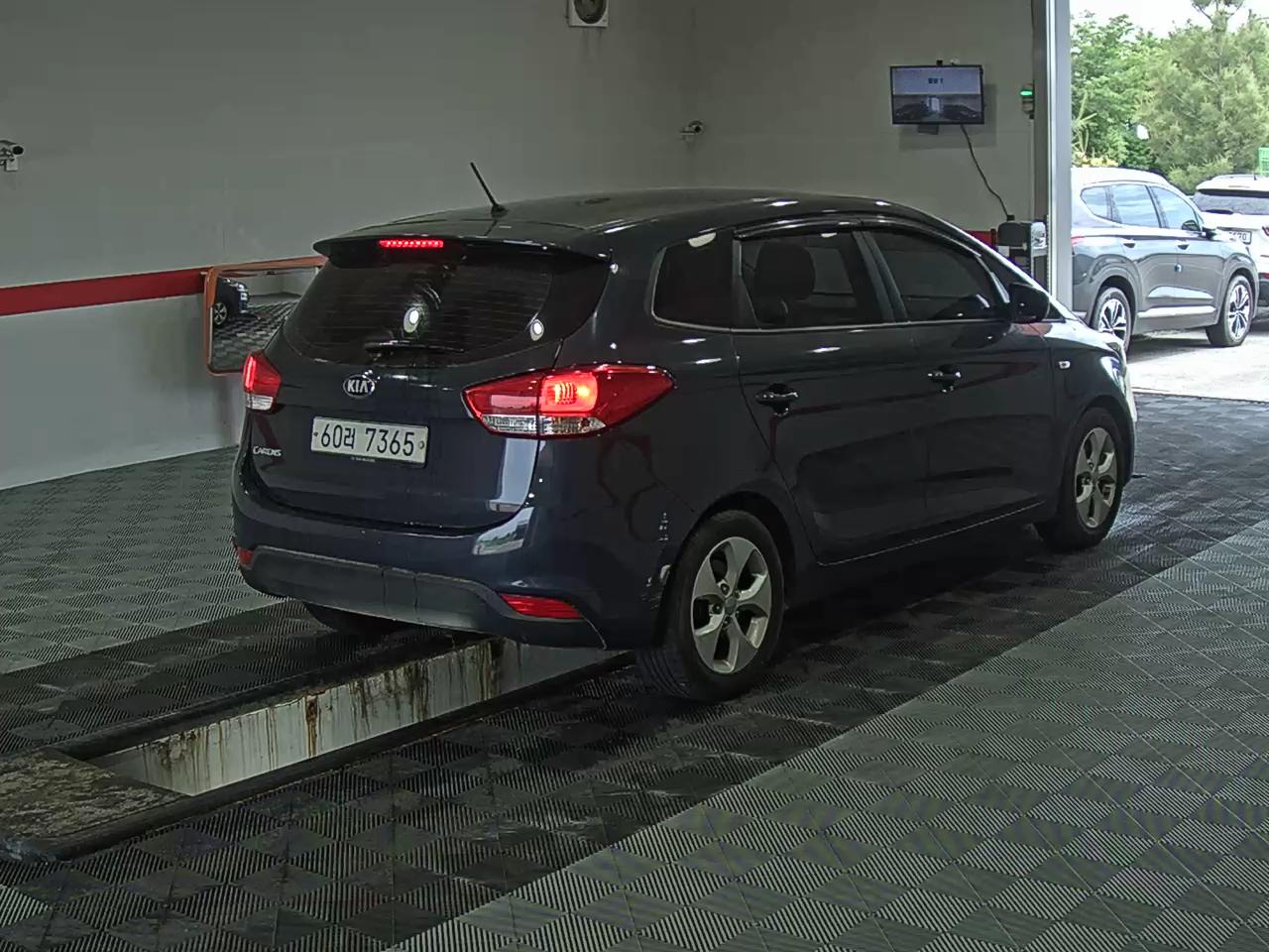 2014 - kia carens