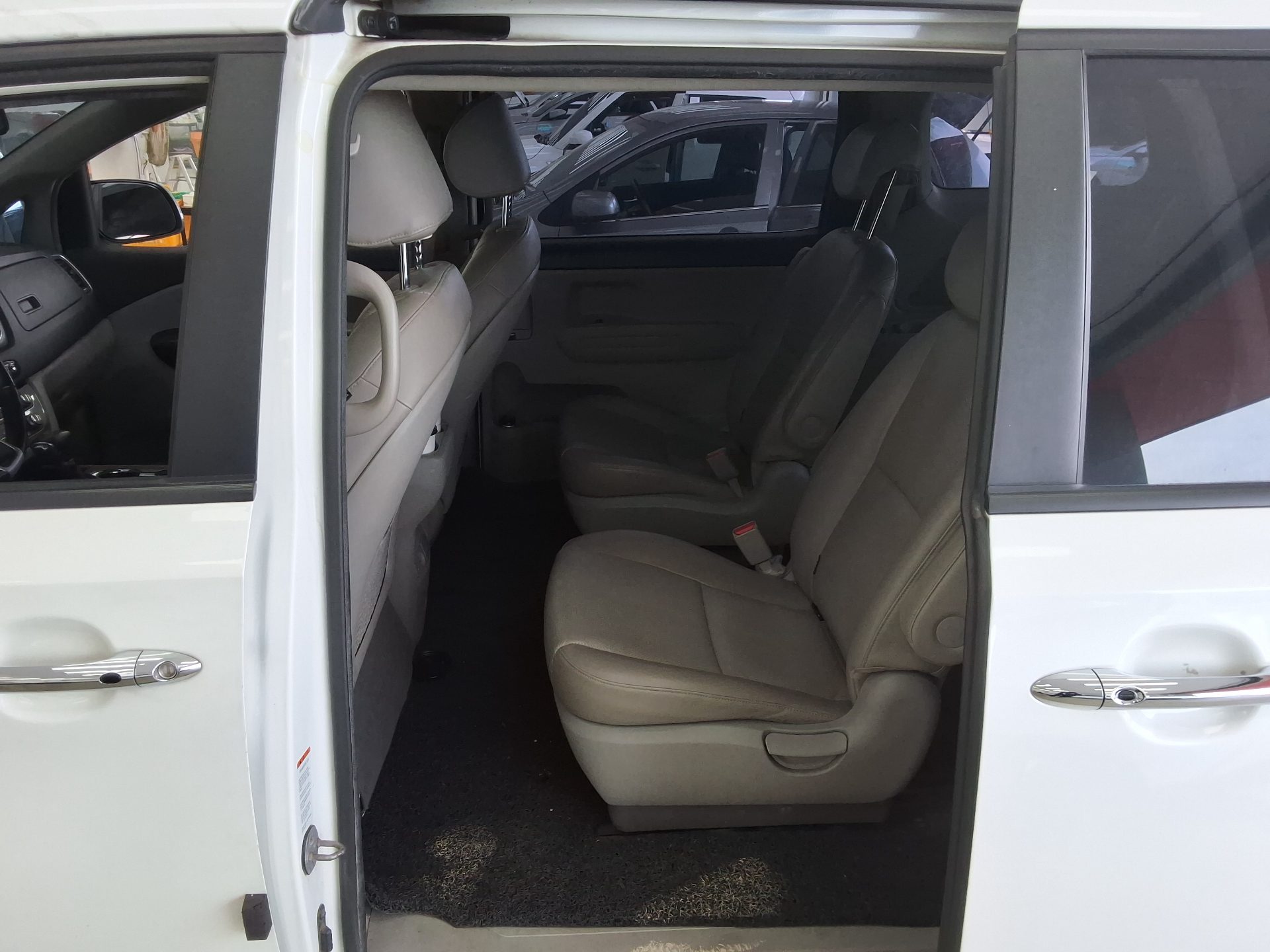 2019 - kia carnival