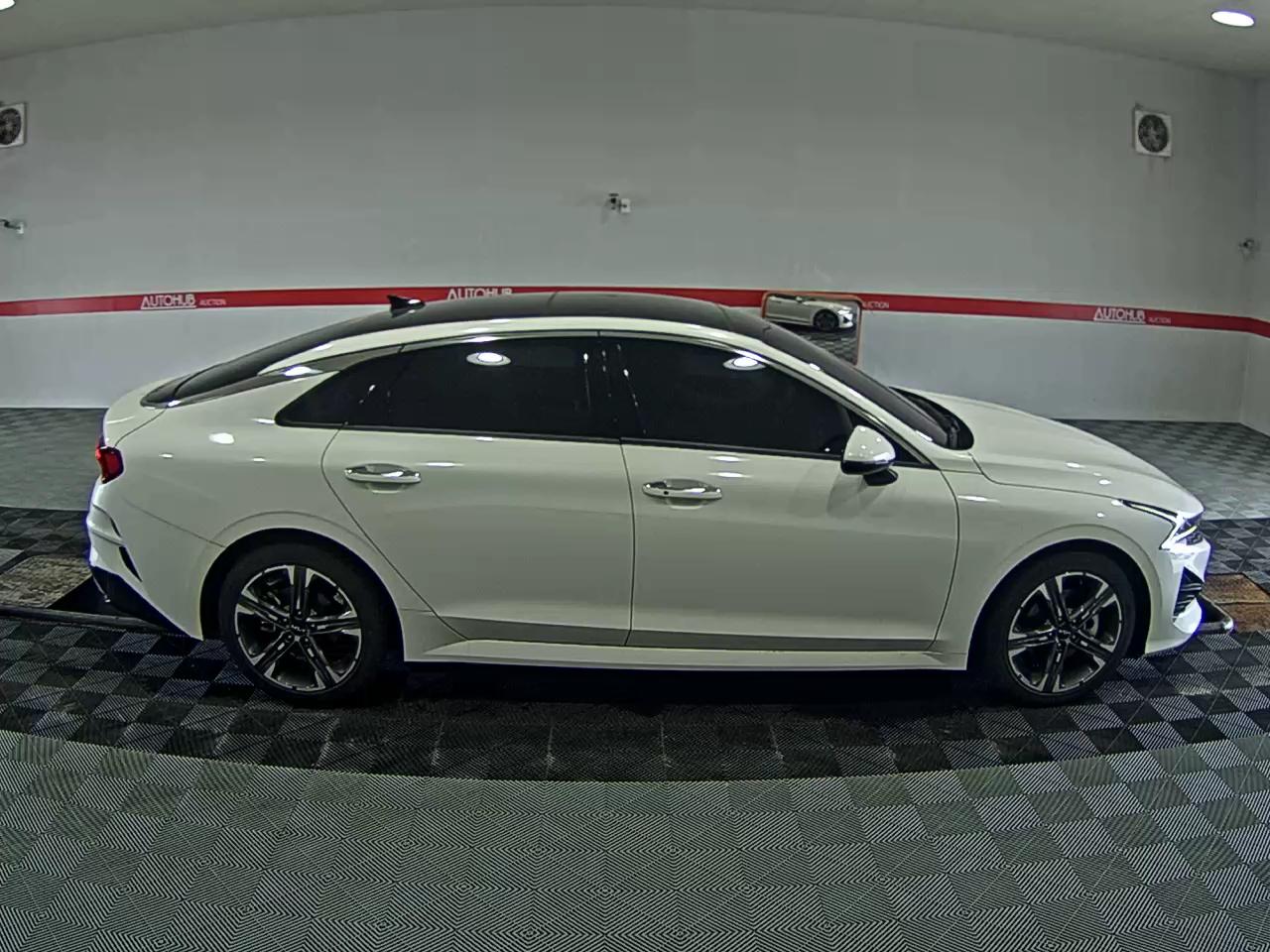 2022 - kia k5