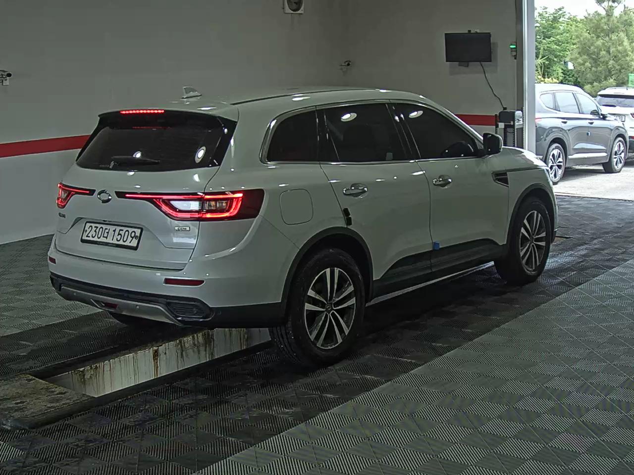 2020 - renault qm6