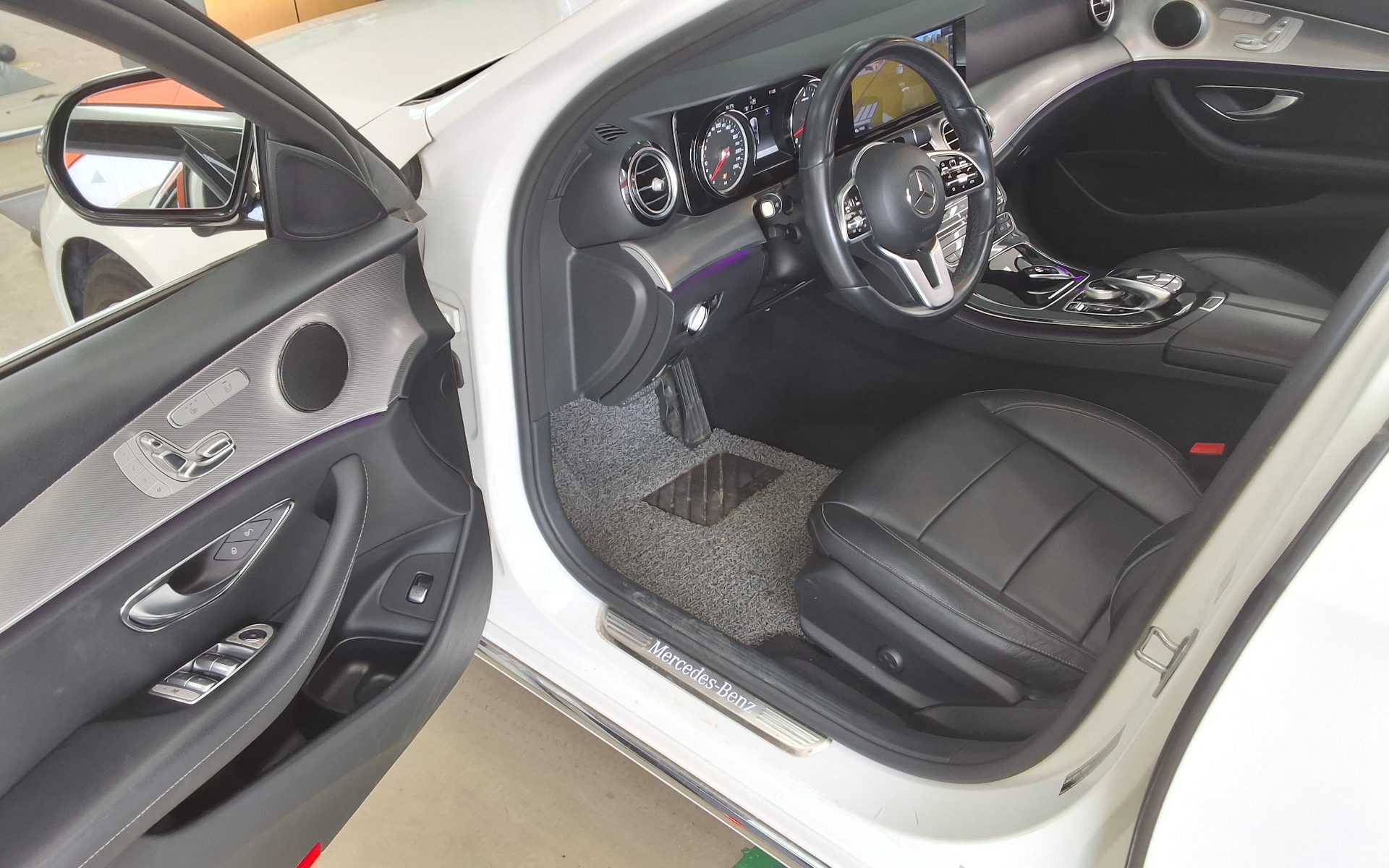 2019 - mercedes-benz e300