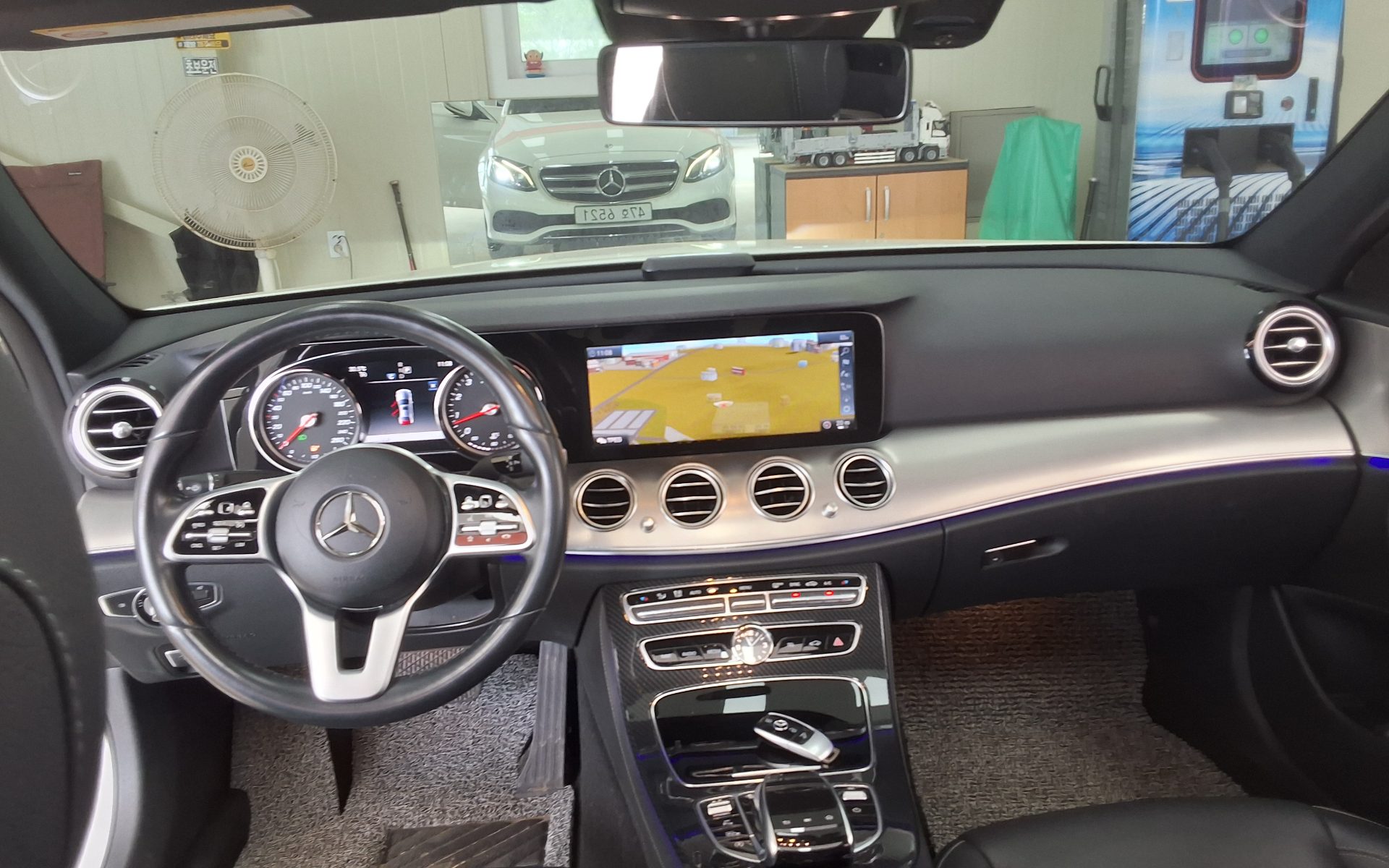 2019 - mercedes-benz e300