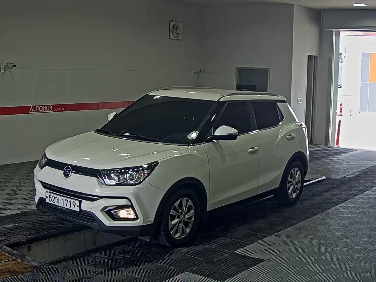 KG MOBILITY (SSANGYONG) TIVOLI ARMOUR VX