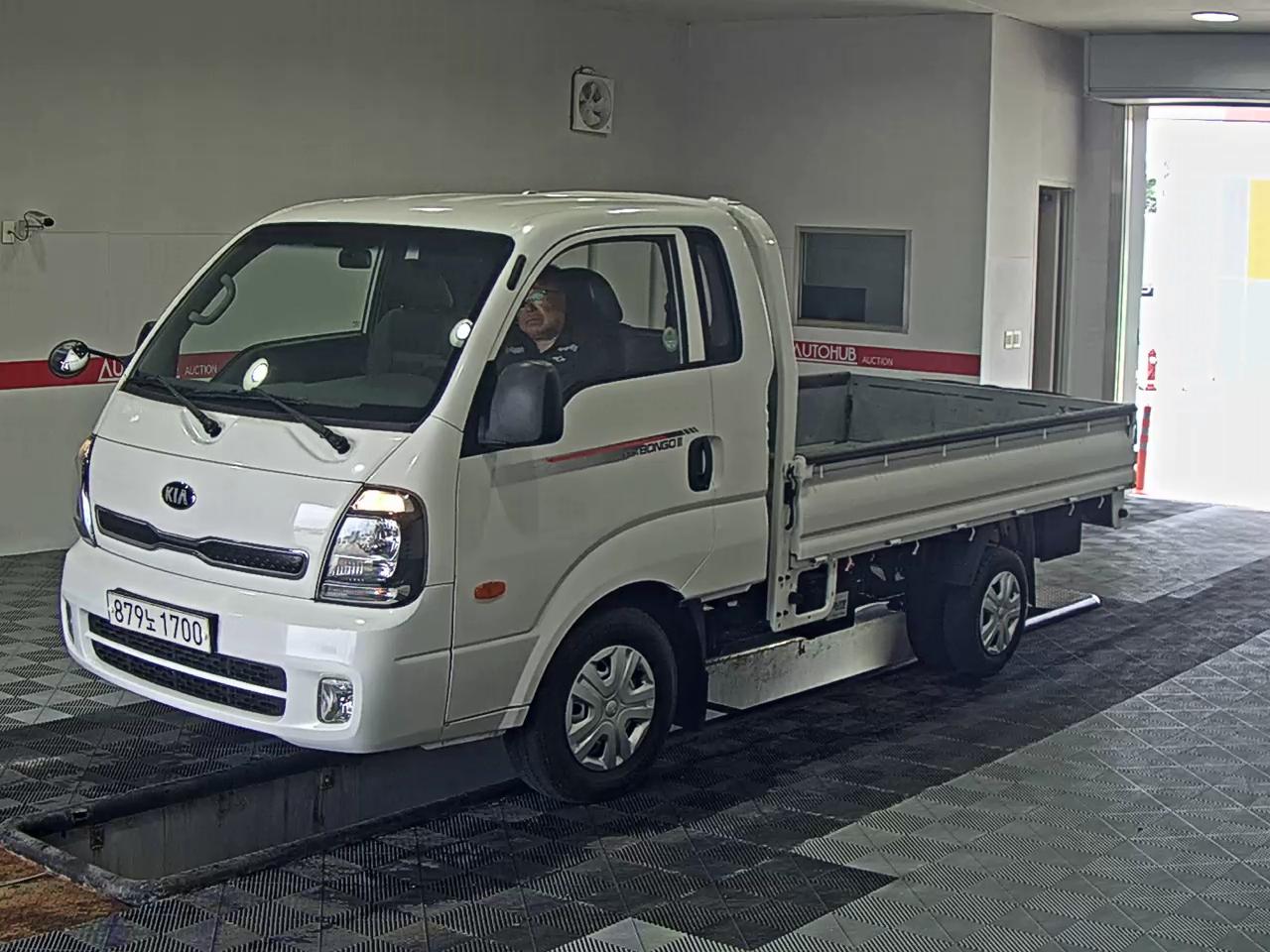 KIA BONGO III CARGO 1 TON KING CAB EXTRA WHEEBASE ITE