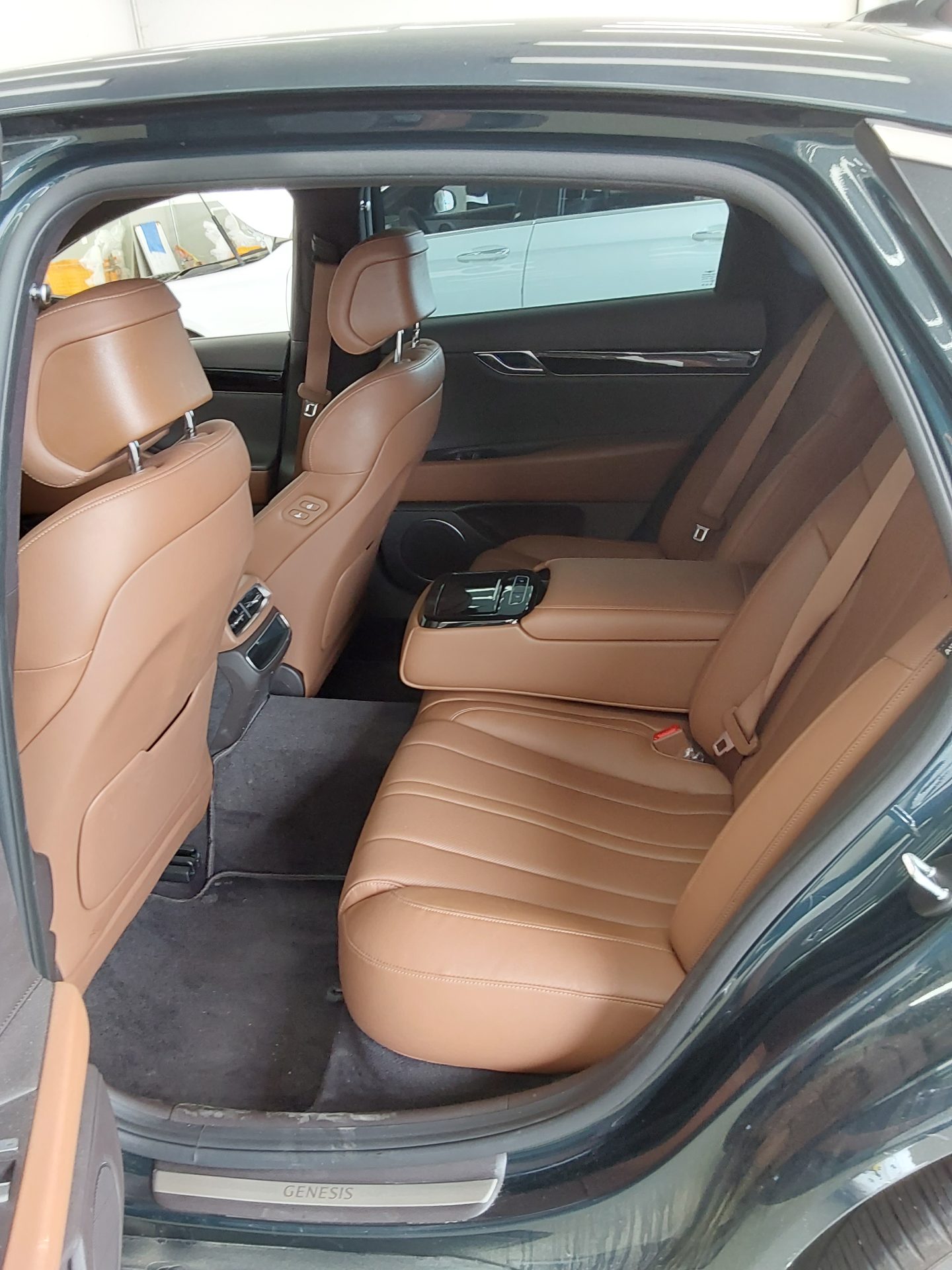 2023 - genesis g80
