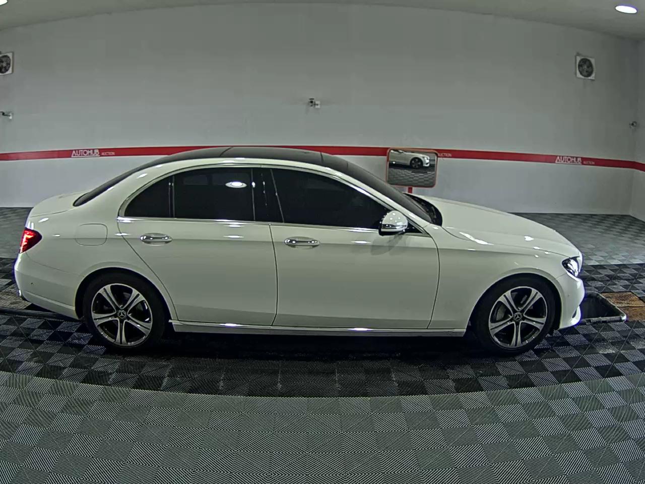 2019 - mercedes-benz e300
