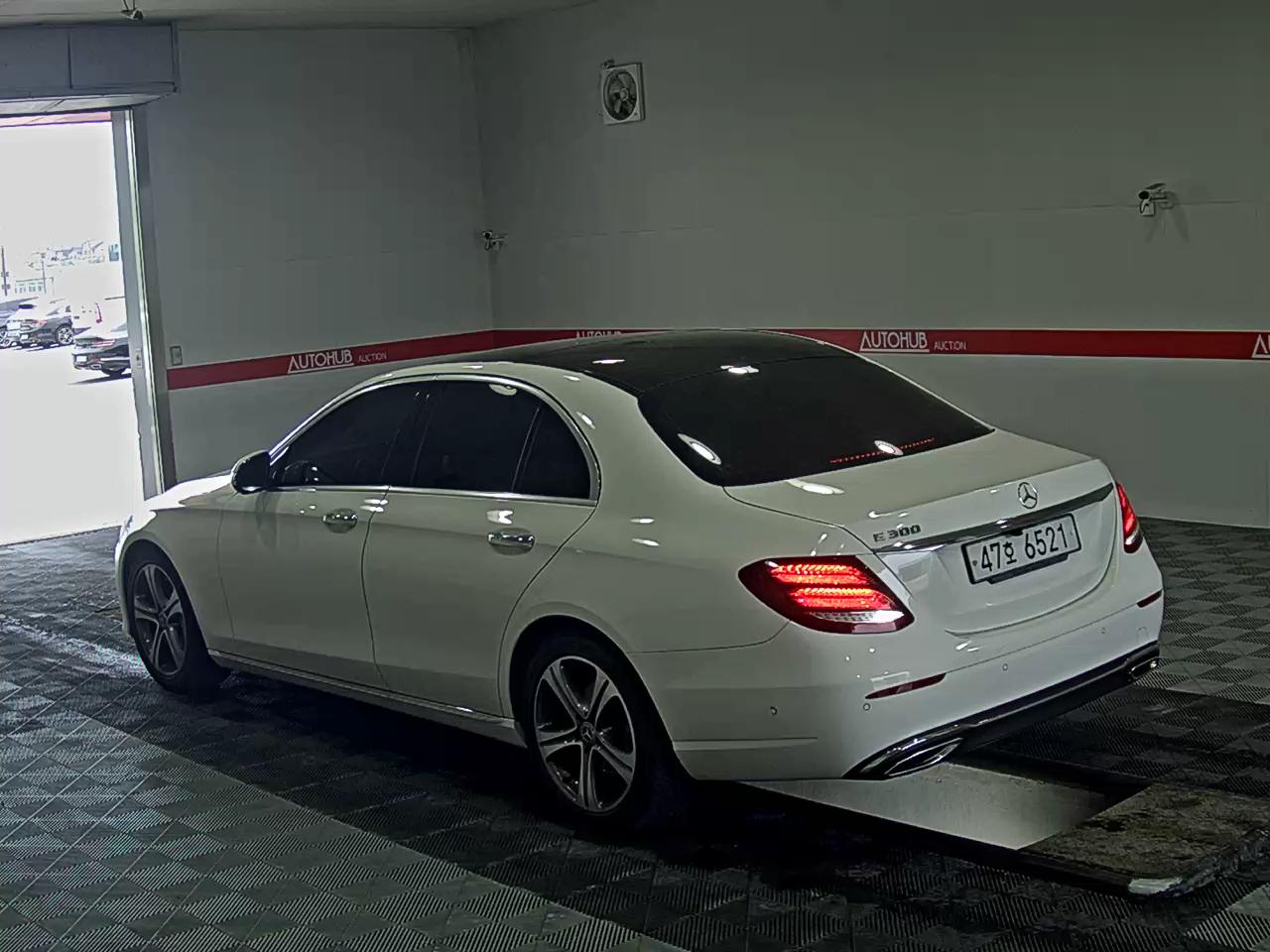 2019 - mercedes-benz e300