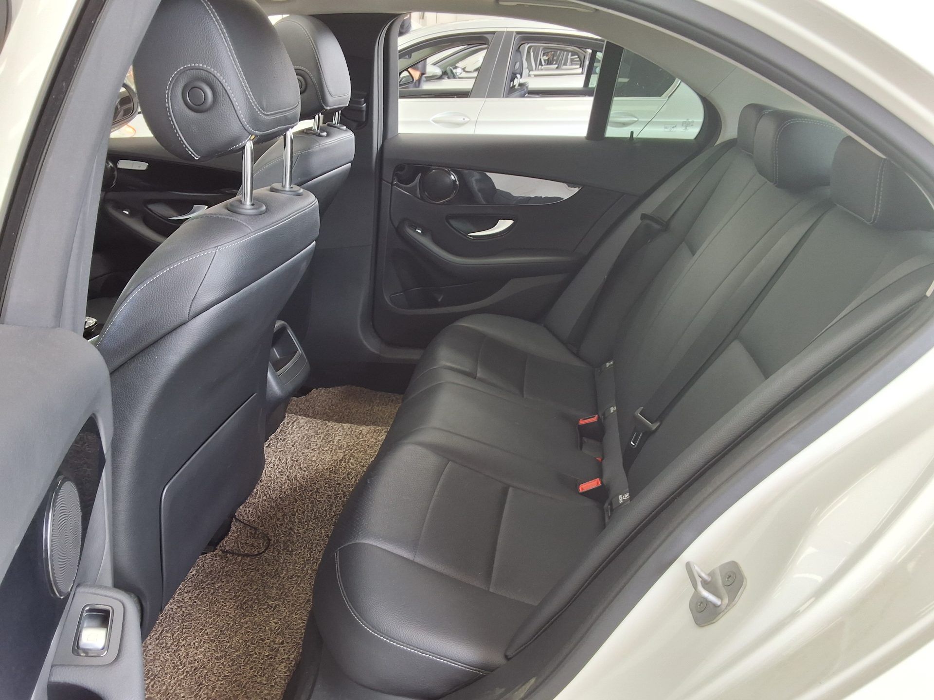 2016 - mercedes-benz c200