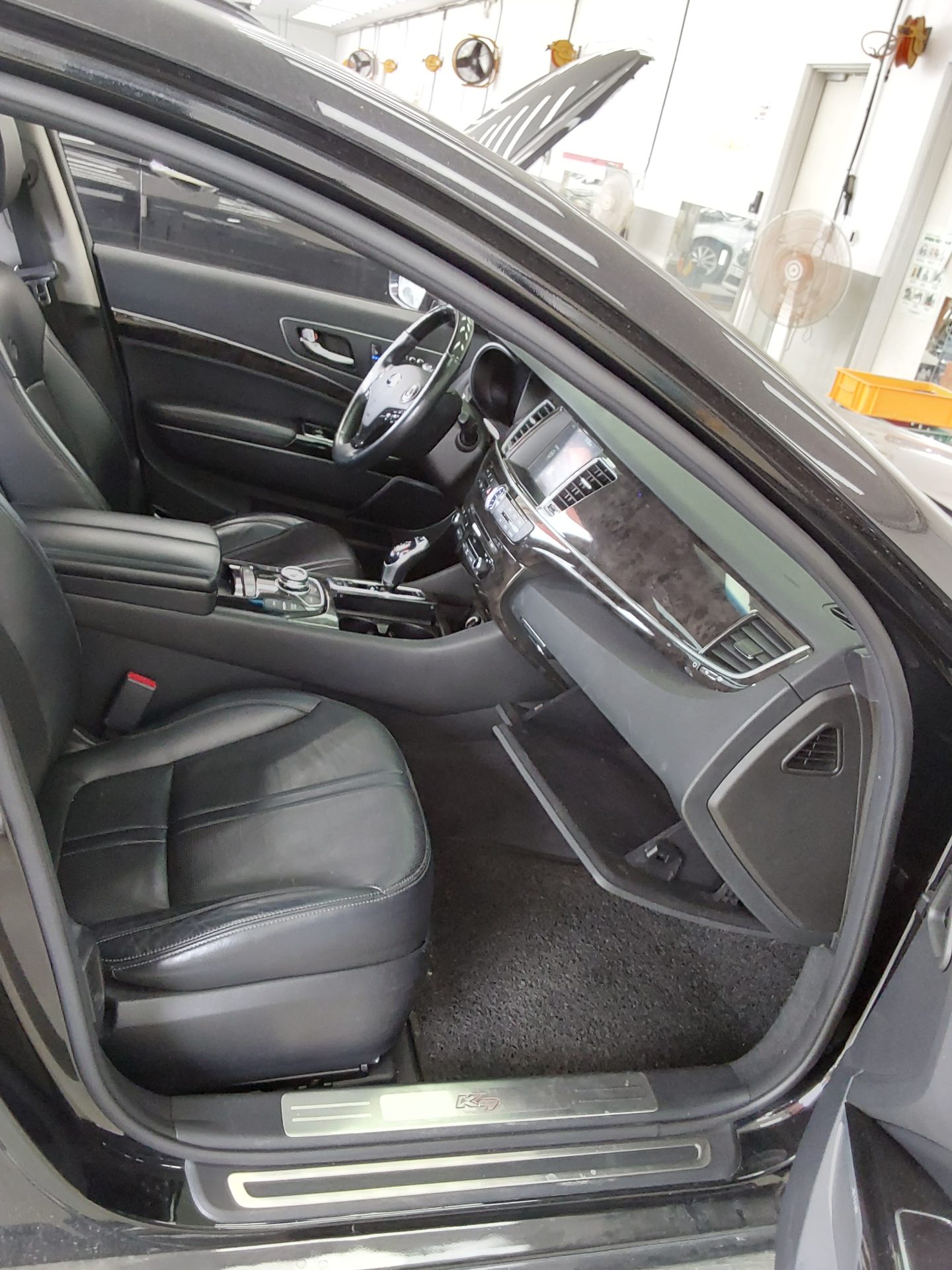 2016 - kia k9