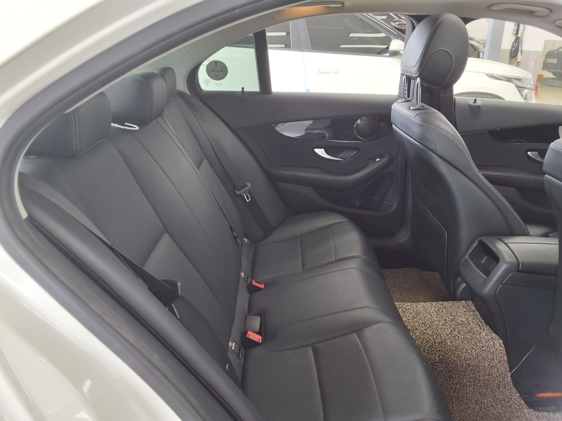 2016 - mercedes-benz c200