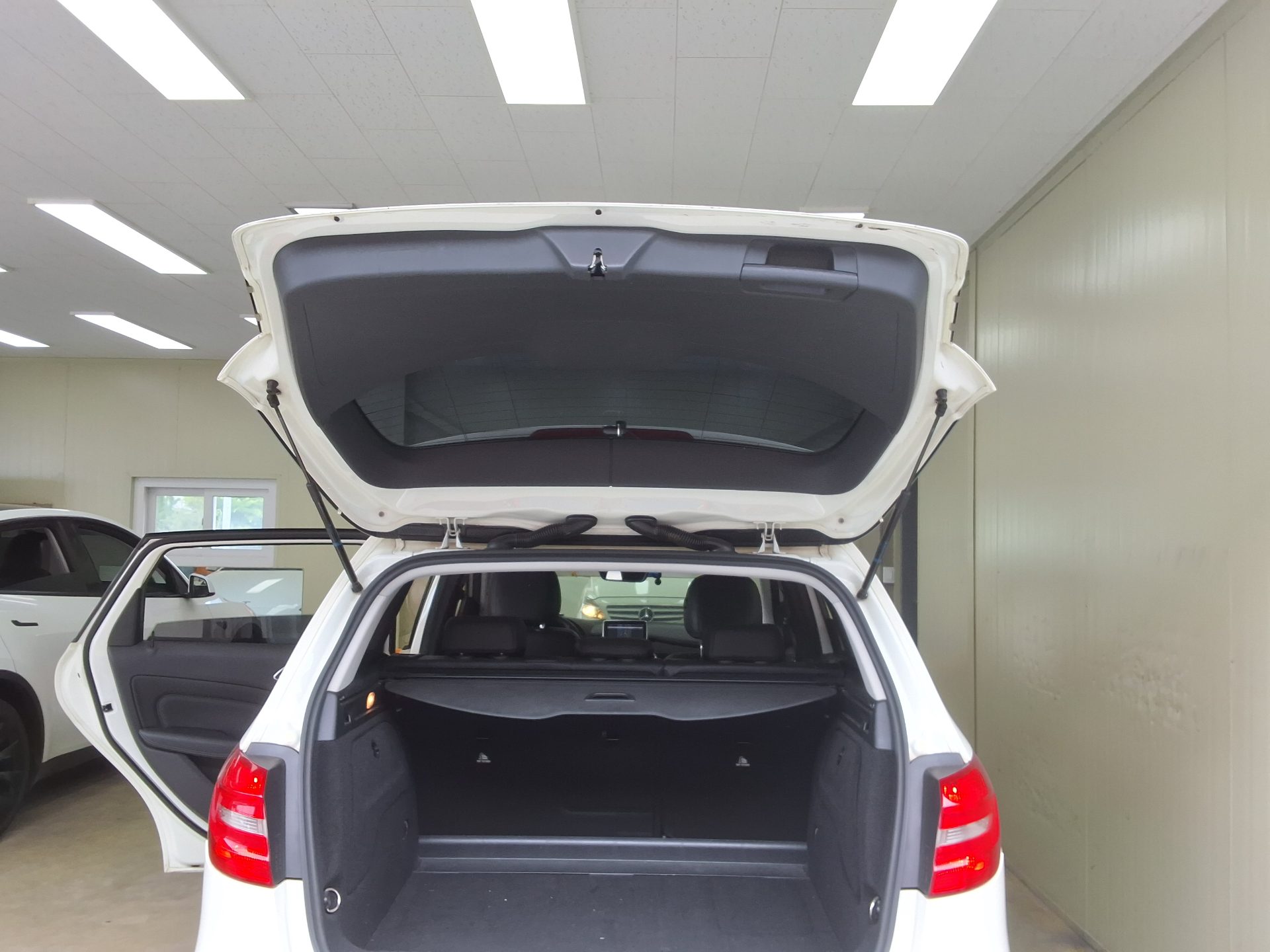 2013 - mercedes-benz b200