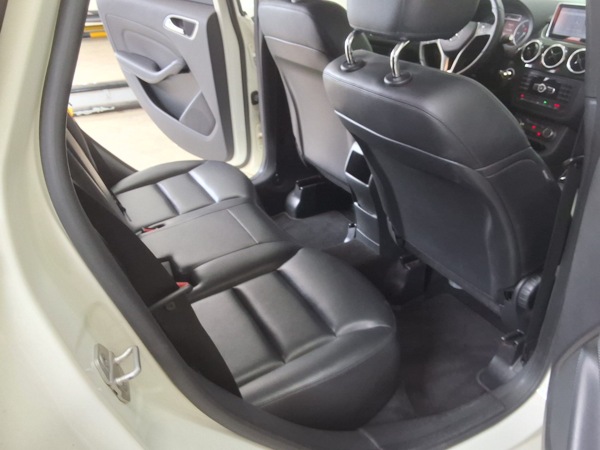 2013 - mercedes-benz b200