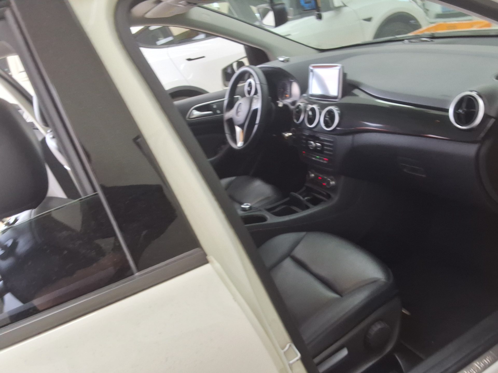 2013 - mercedes-benz b200