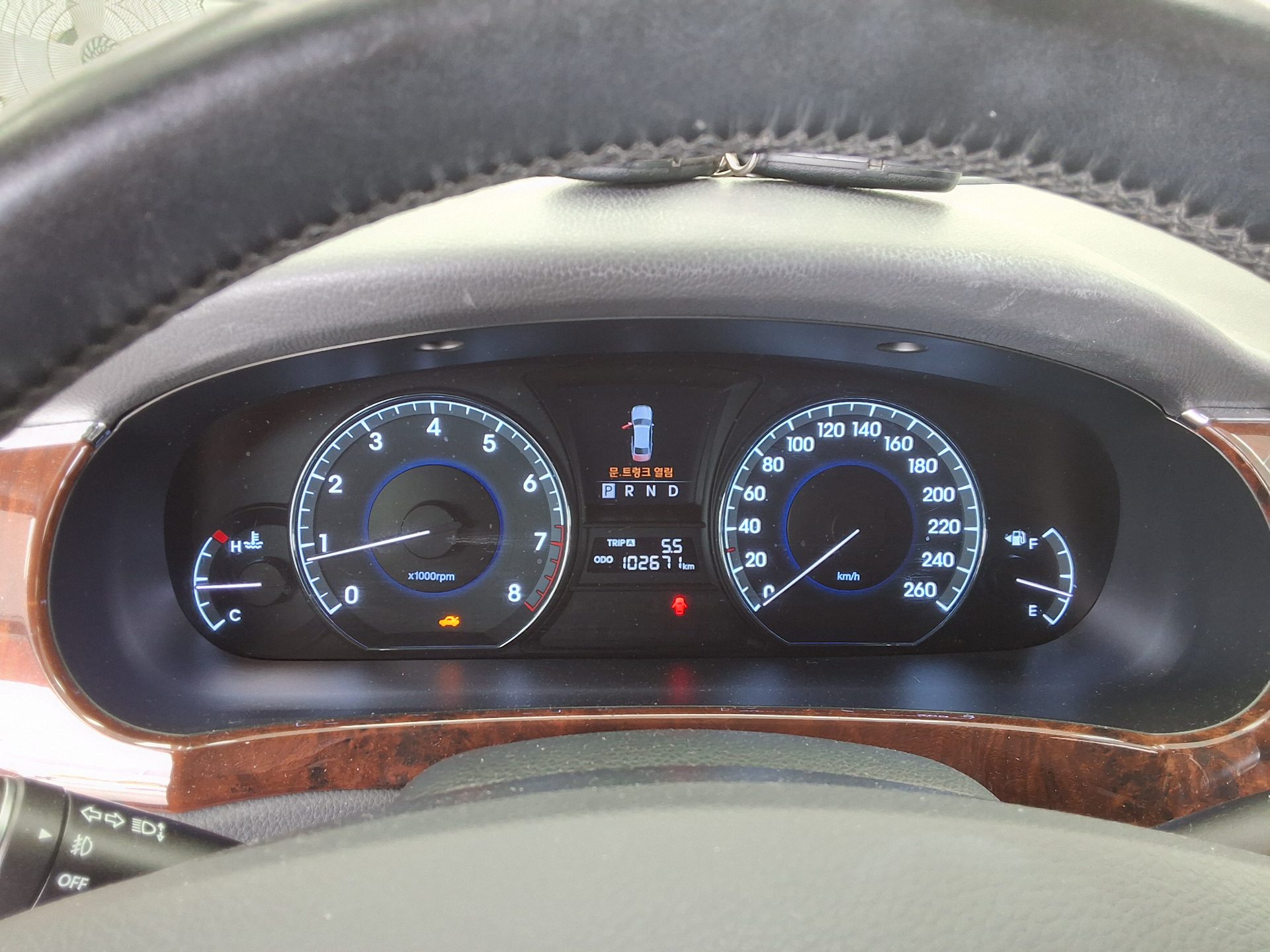 2010 - hyundai equus