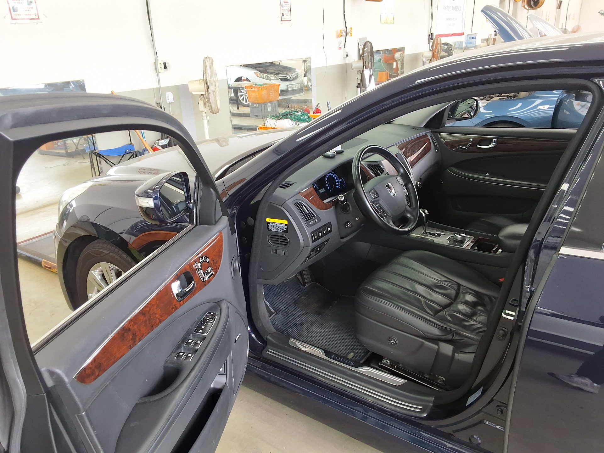 2010 - hyundai equus