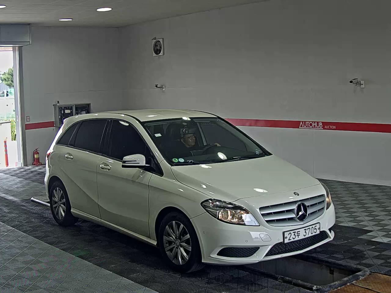 2013 - mercedes-benz b200