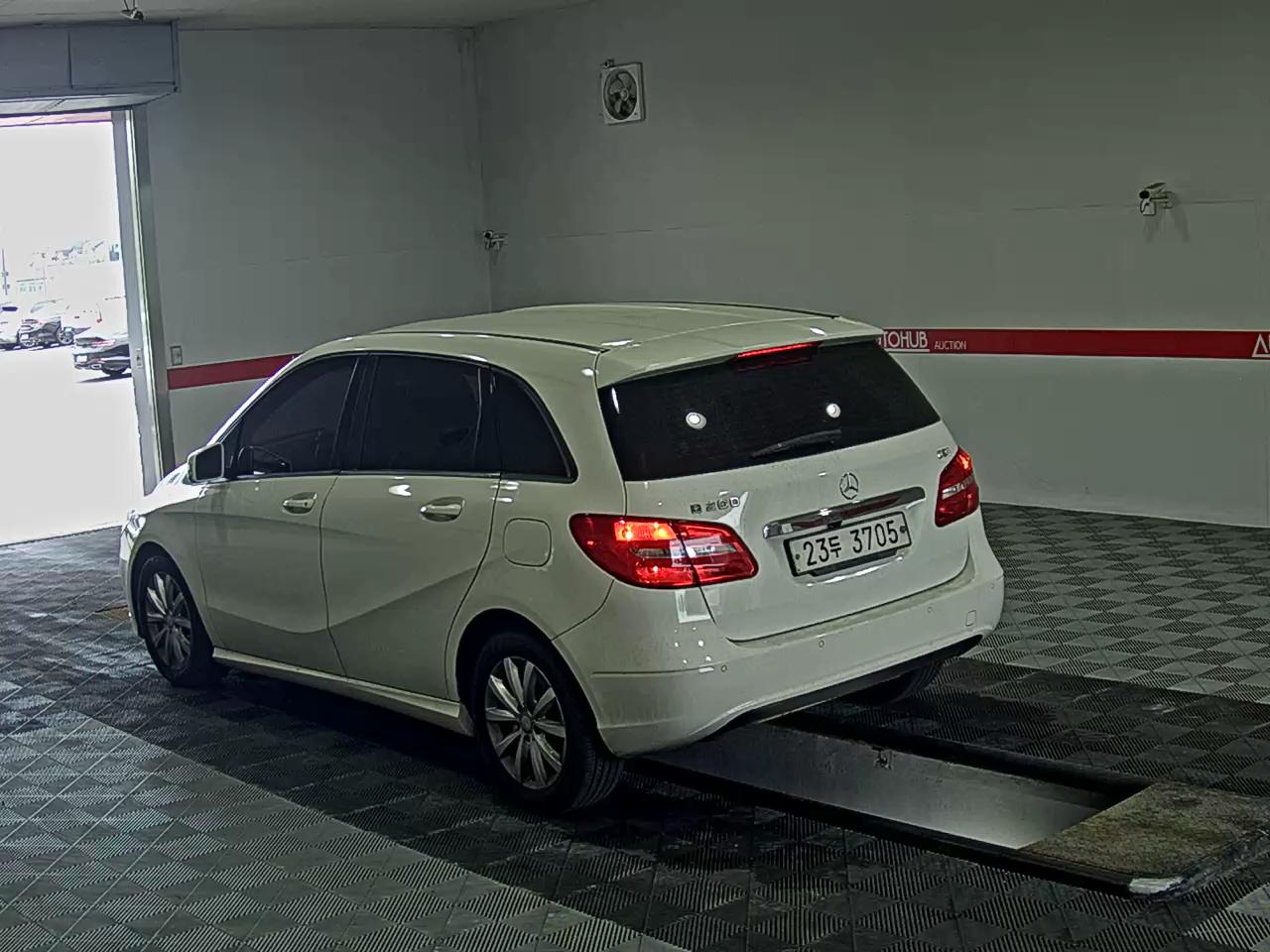 2013 - mercedes-benz b200