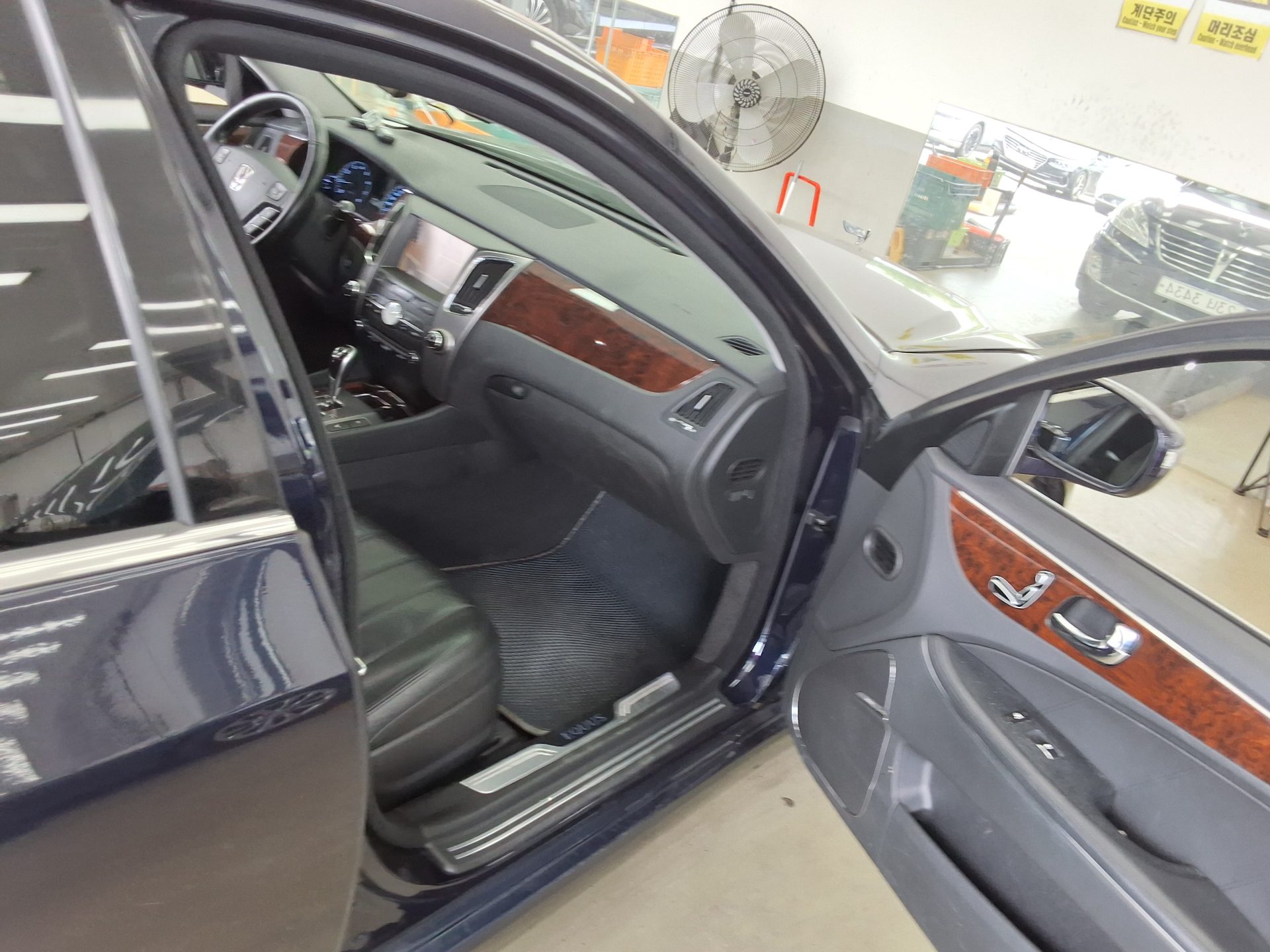 2010 - hyundai equus