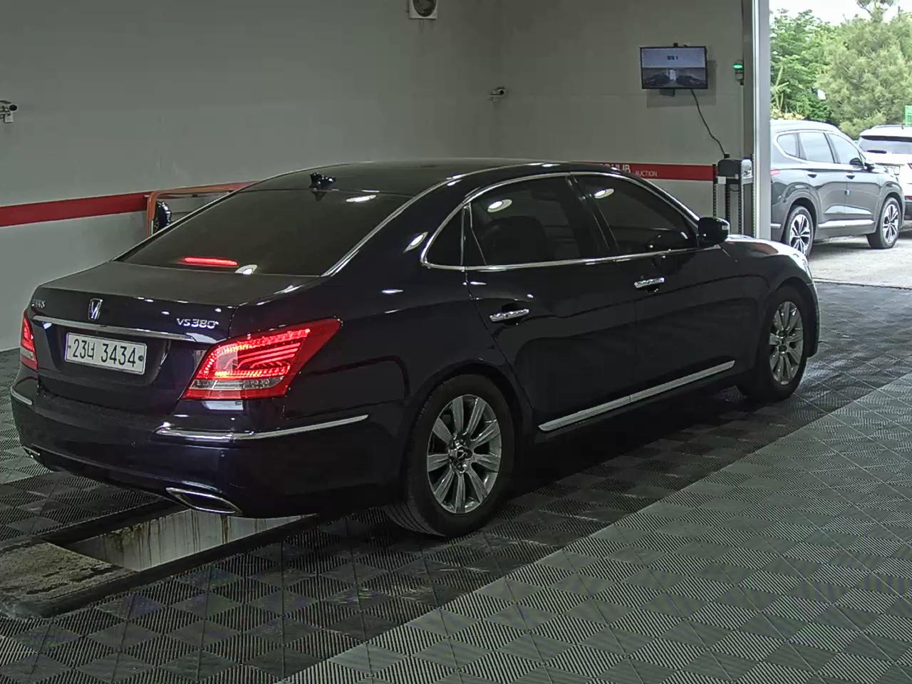 2010 - hyundai equus