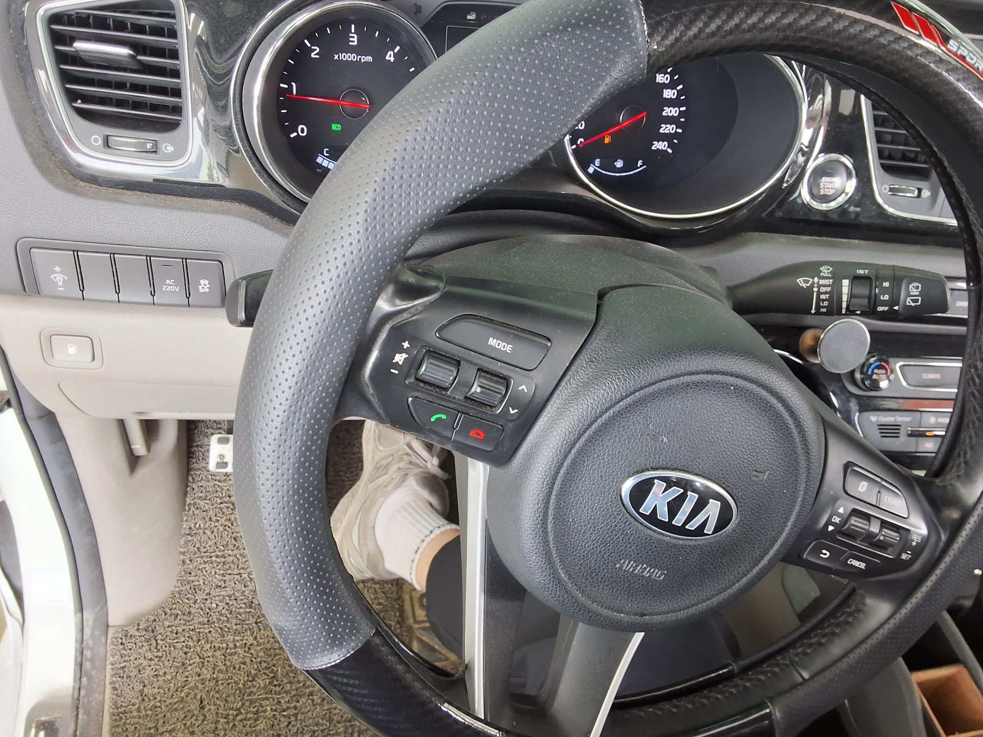 2017 - kia carnival