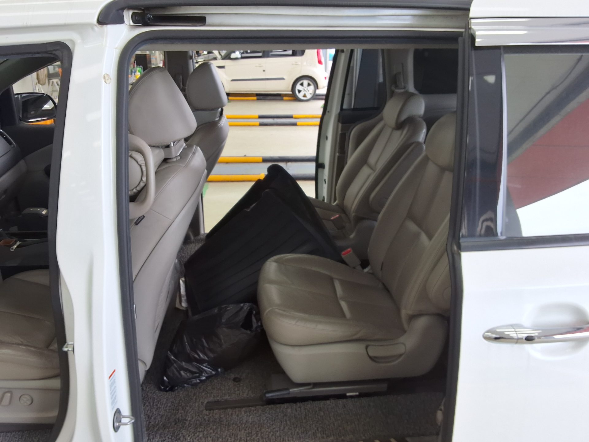 2017 - kia carnival