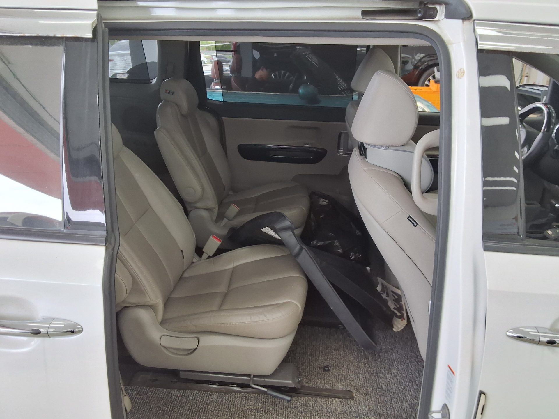 2017 - kia carnival