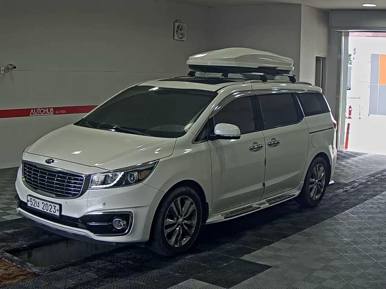 KIA CARNIVAL