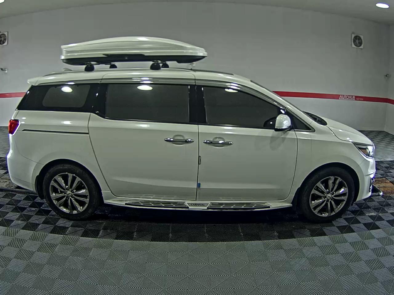 2017 - kia carnival