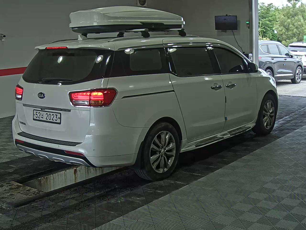 2017 - kia carnival