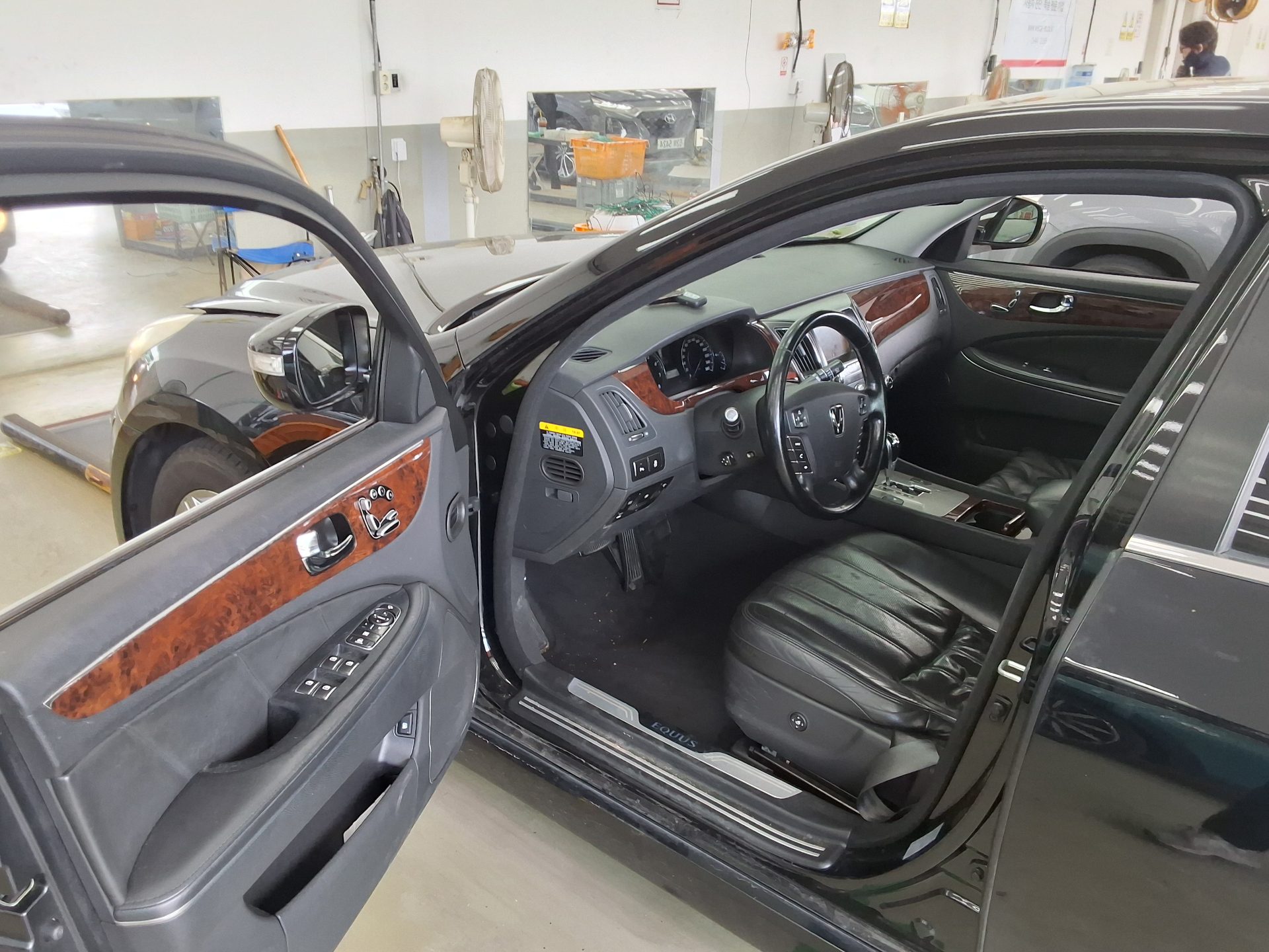 2010 - hyundai equus