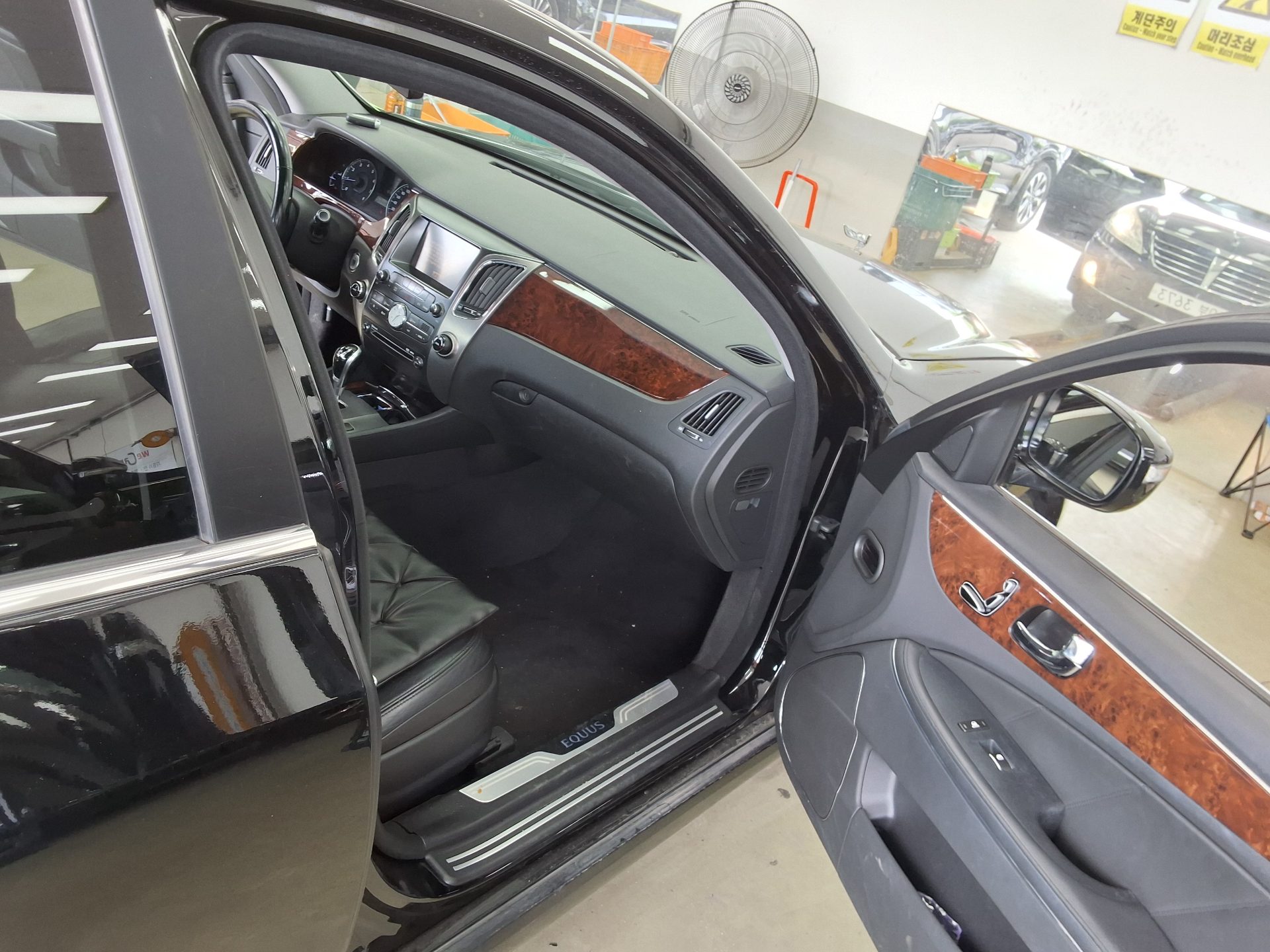 2010 - hyundai equus
