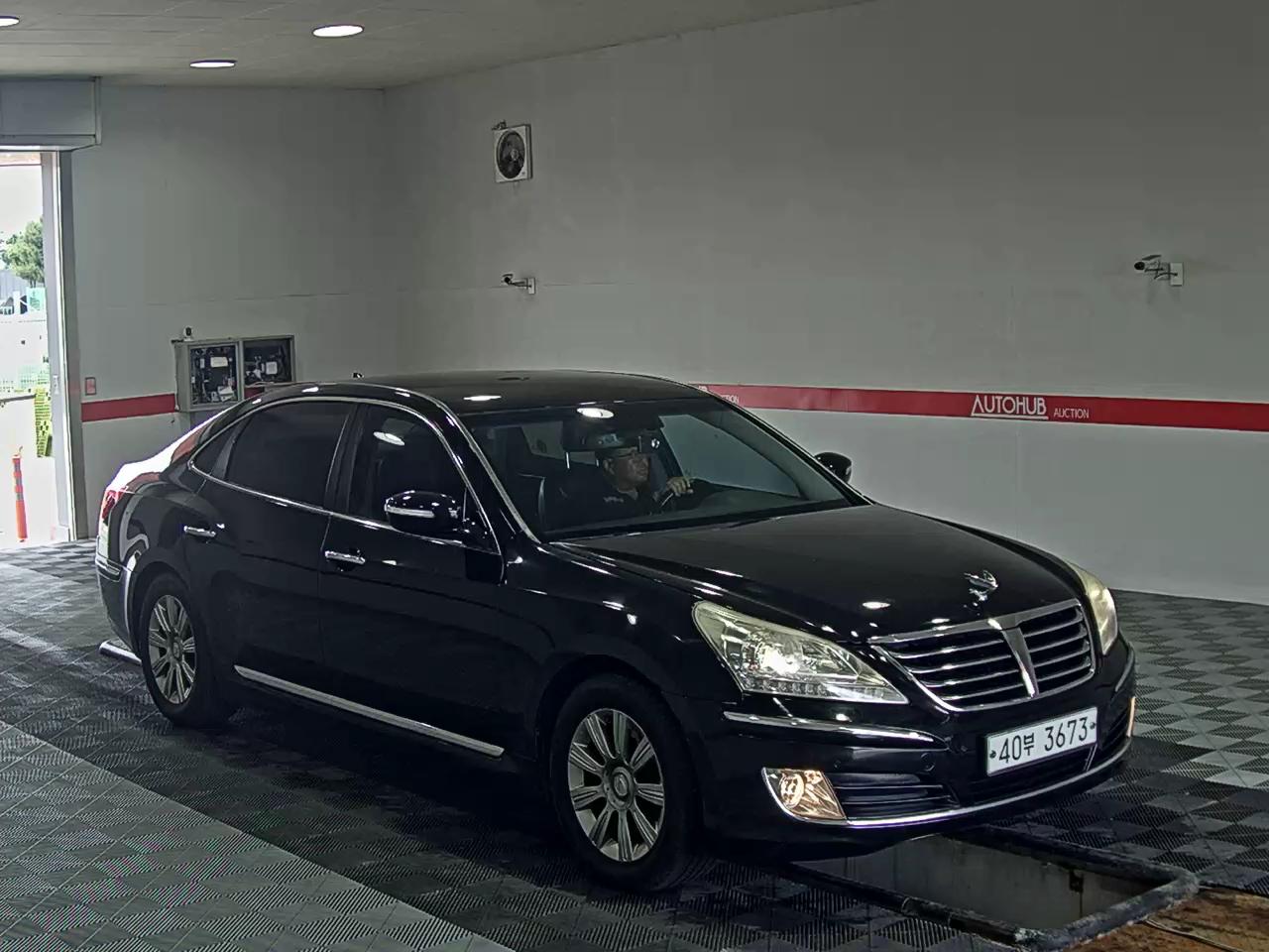 2010 - hyundai equus