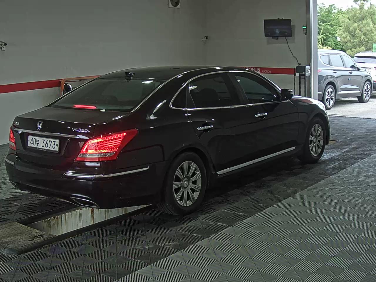 2010 - hyundai equus