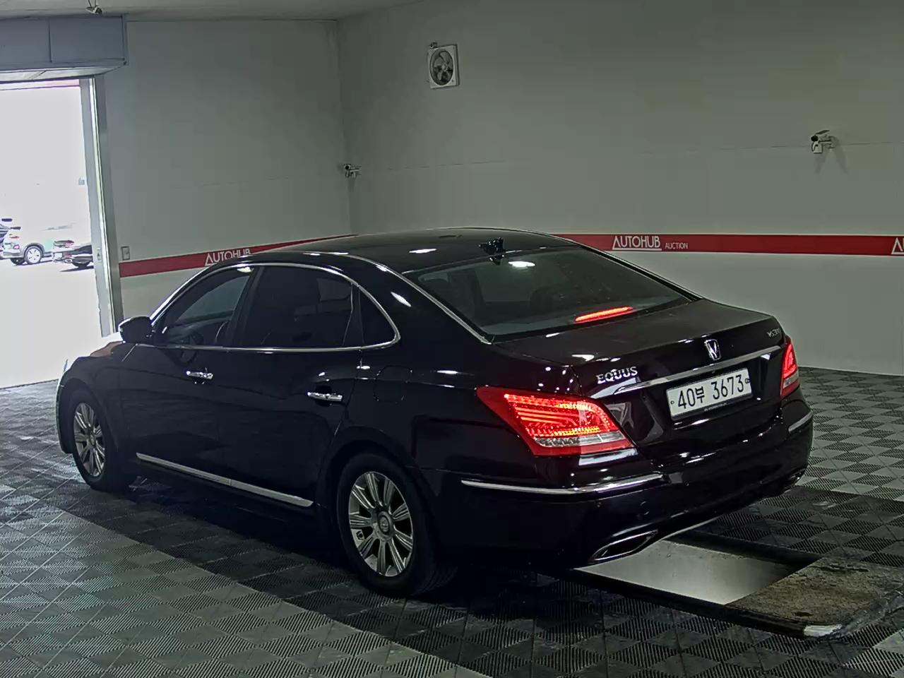 2010 - hyundai equus