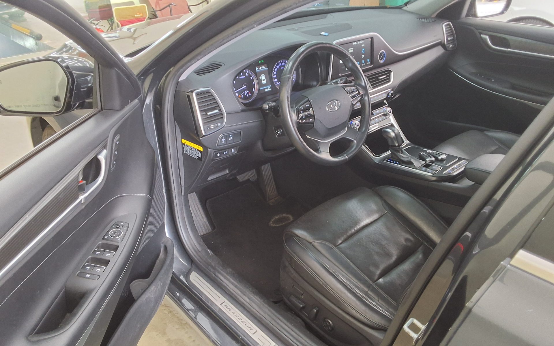 2018 - hyundai grandeur