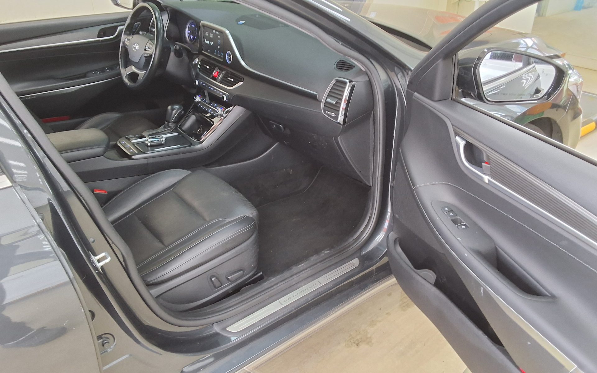 2018 - hyundai grandeur