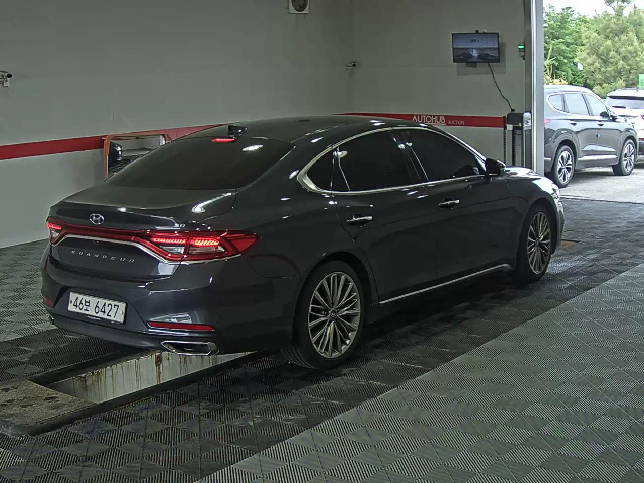 2018 - hyundai grandeur