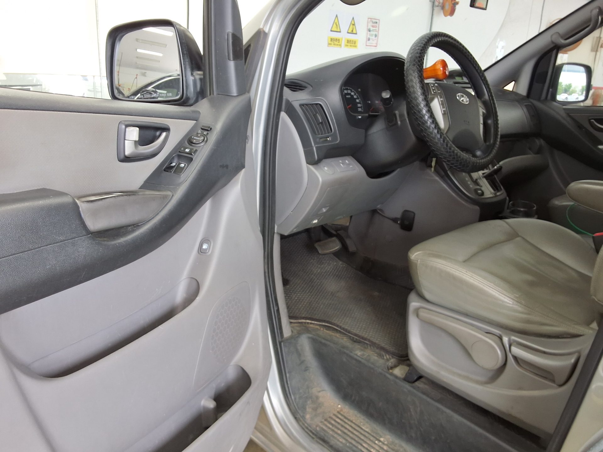 2015 - hyundai grand starex
