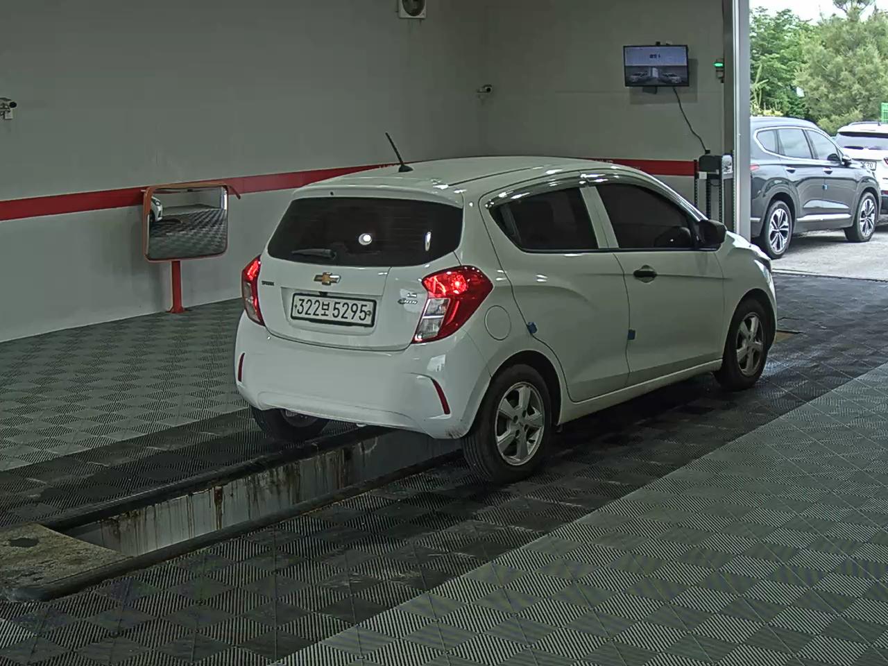 2016 - chevrolet spark