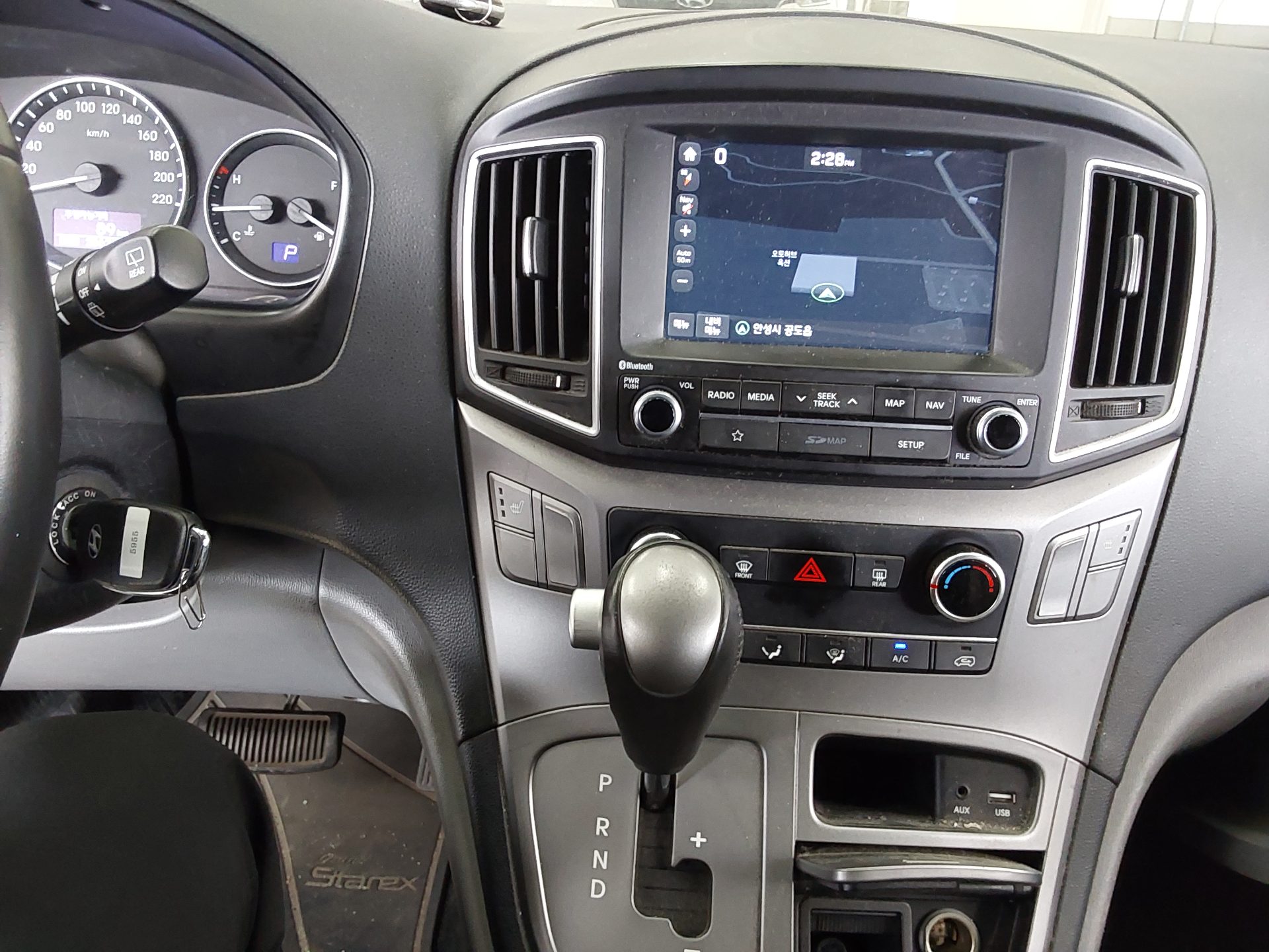 2019 - hyundai grand starex