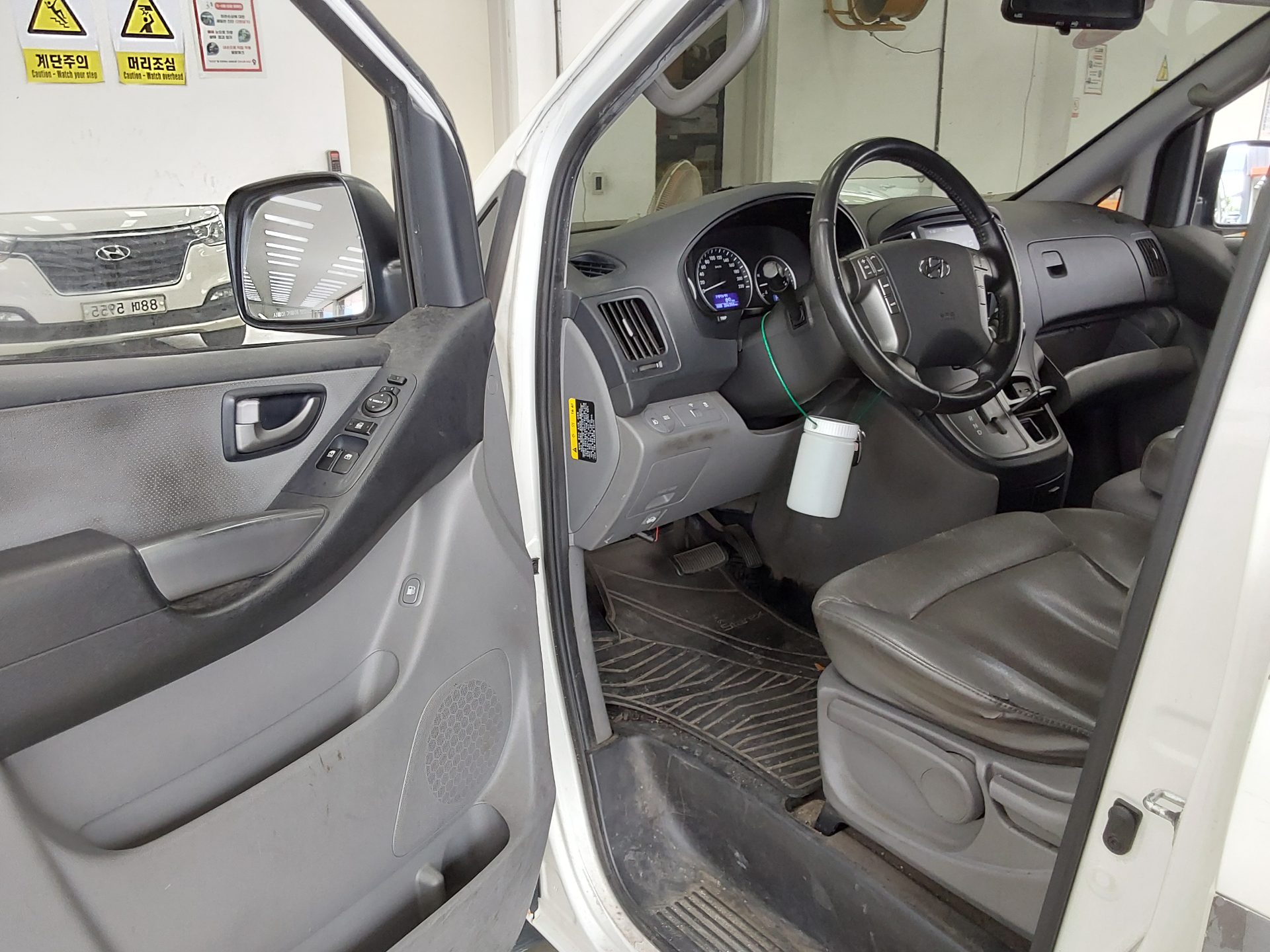 2019 - hyundai grand starex