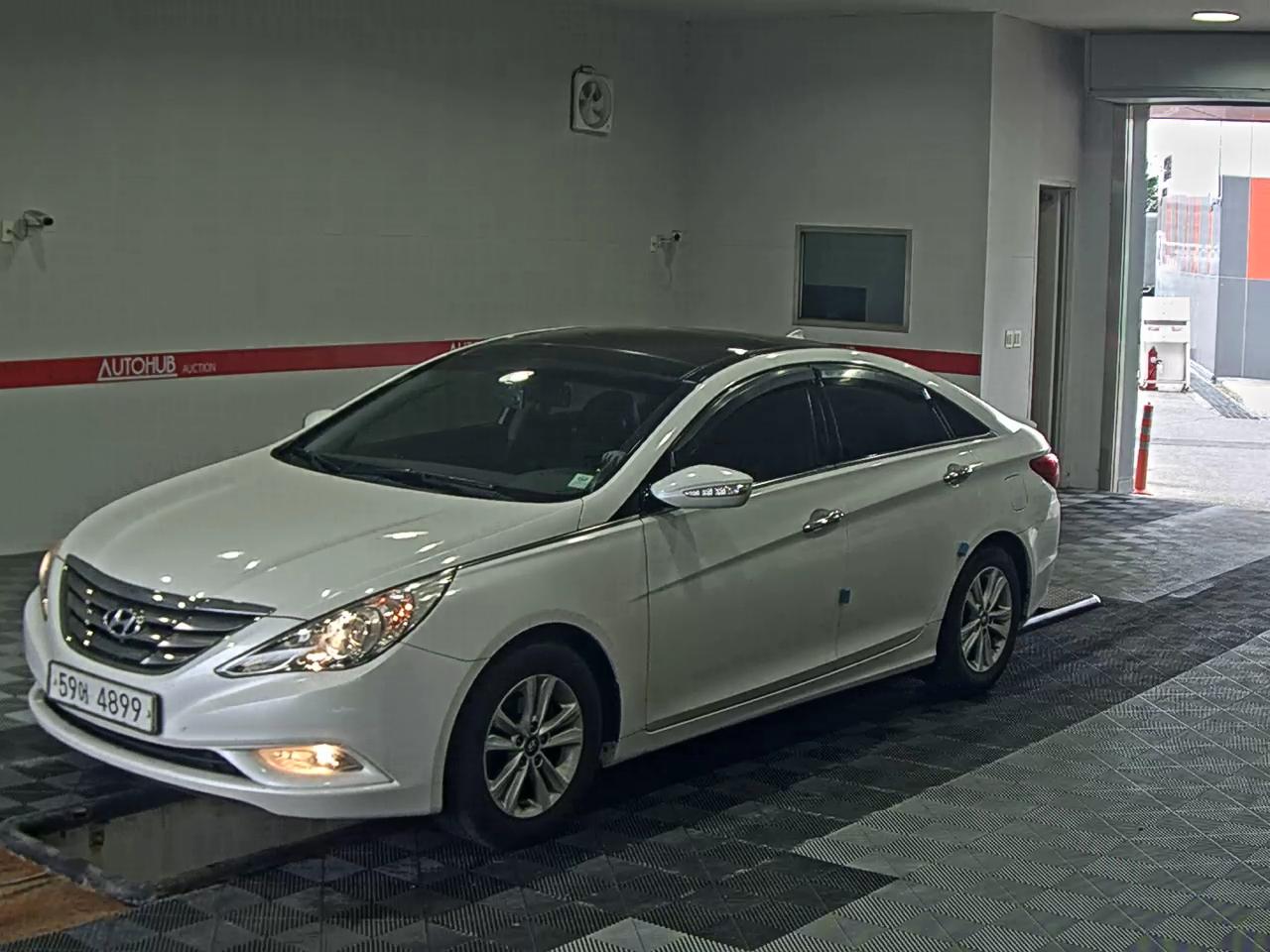 HYUNDAI YF SONATA LPI RENTAL CAR TOP