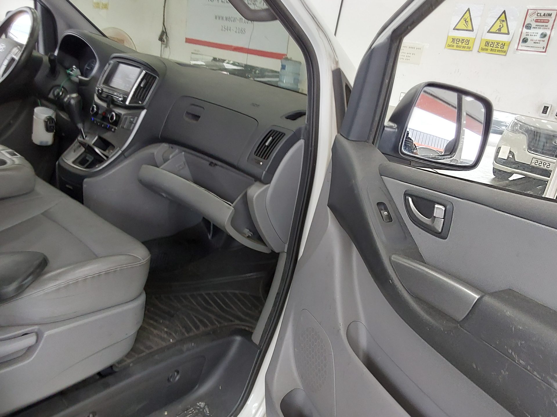 2019 - hyundai grand starex