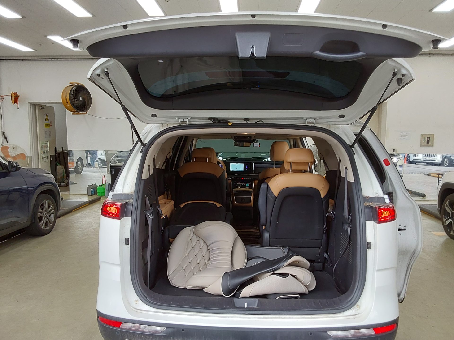2022 - kia carnival