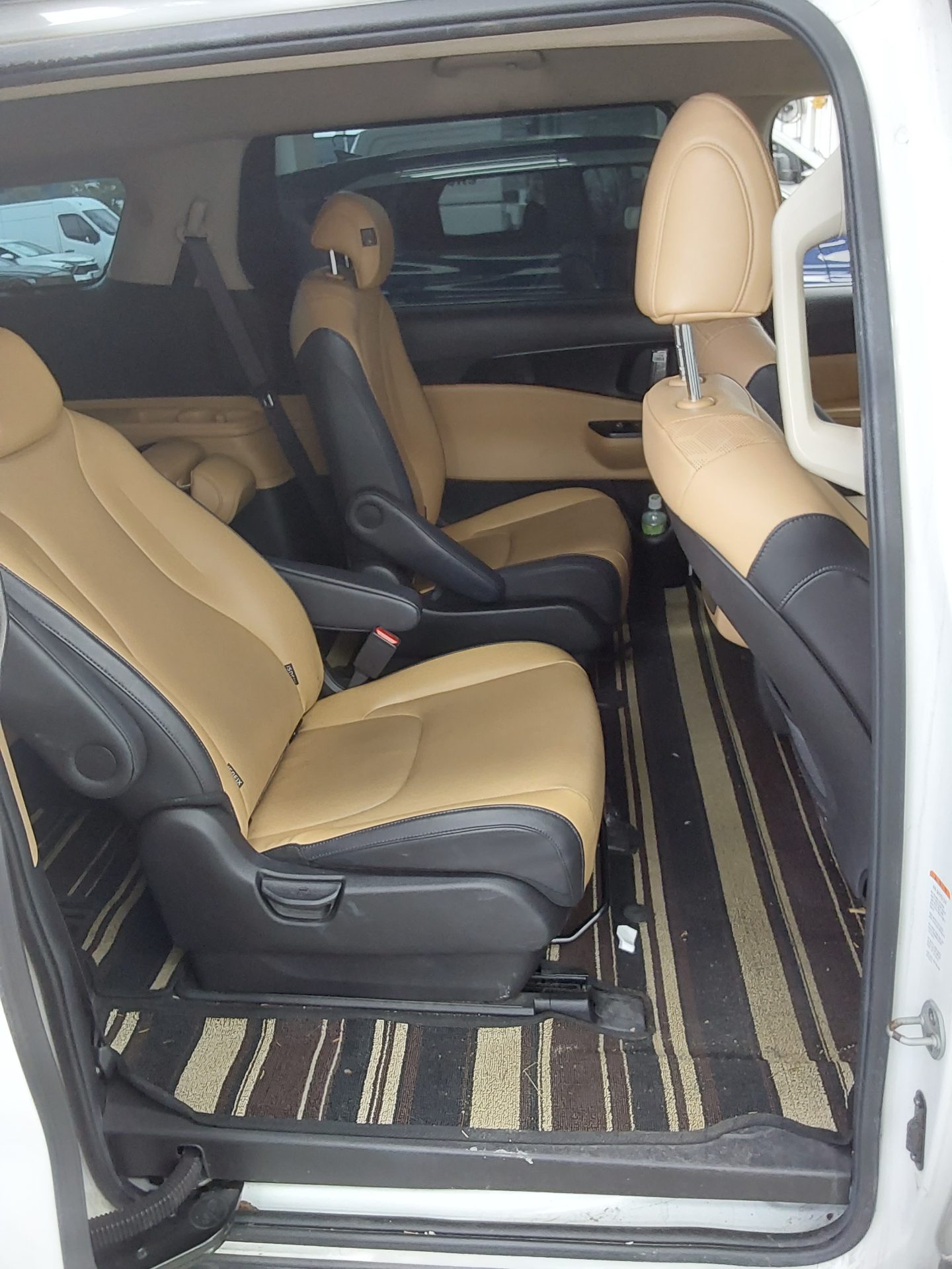 2022 - kia carnival