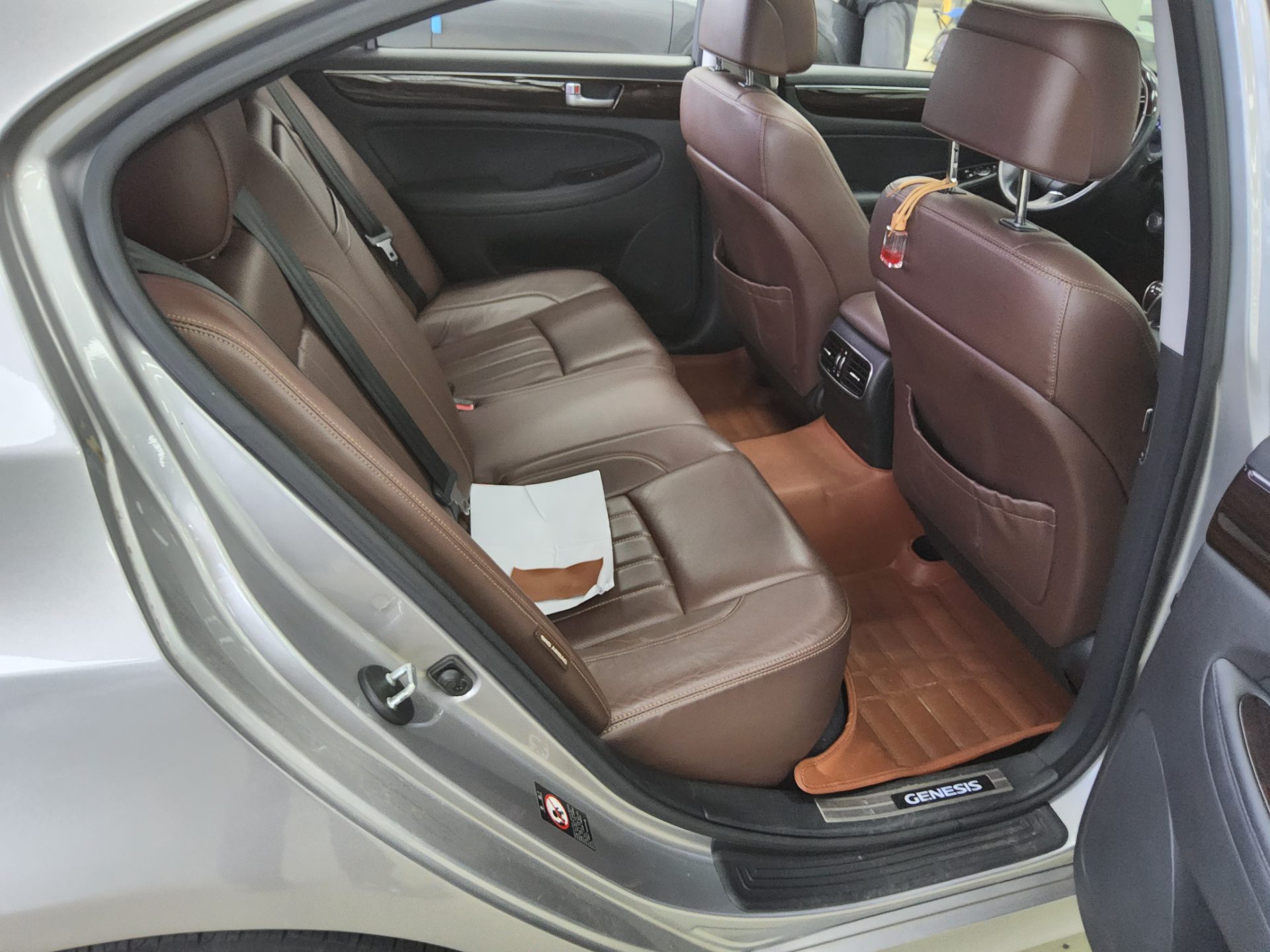 2012 - hyundai bh