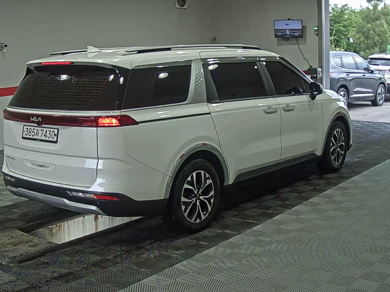 2022 - kia carnival